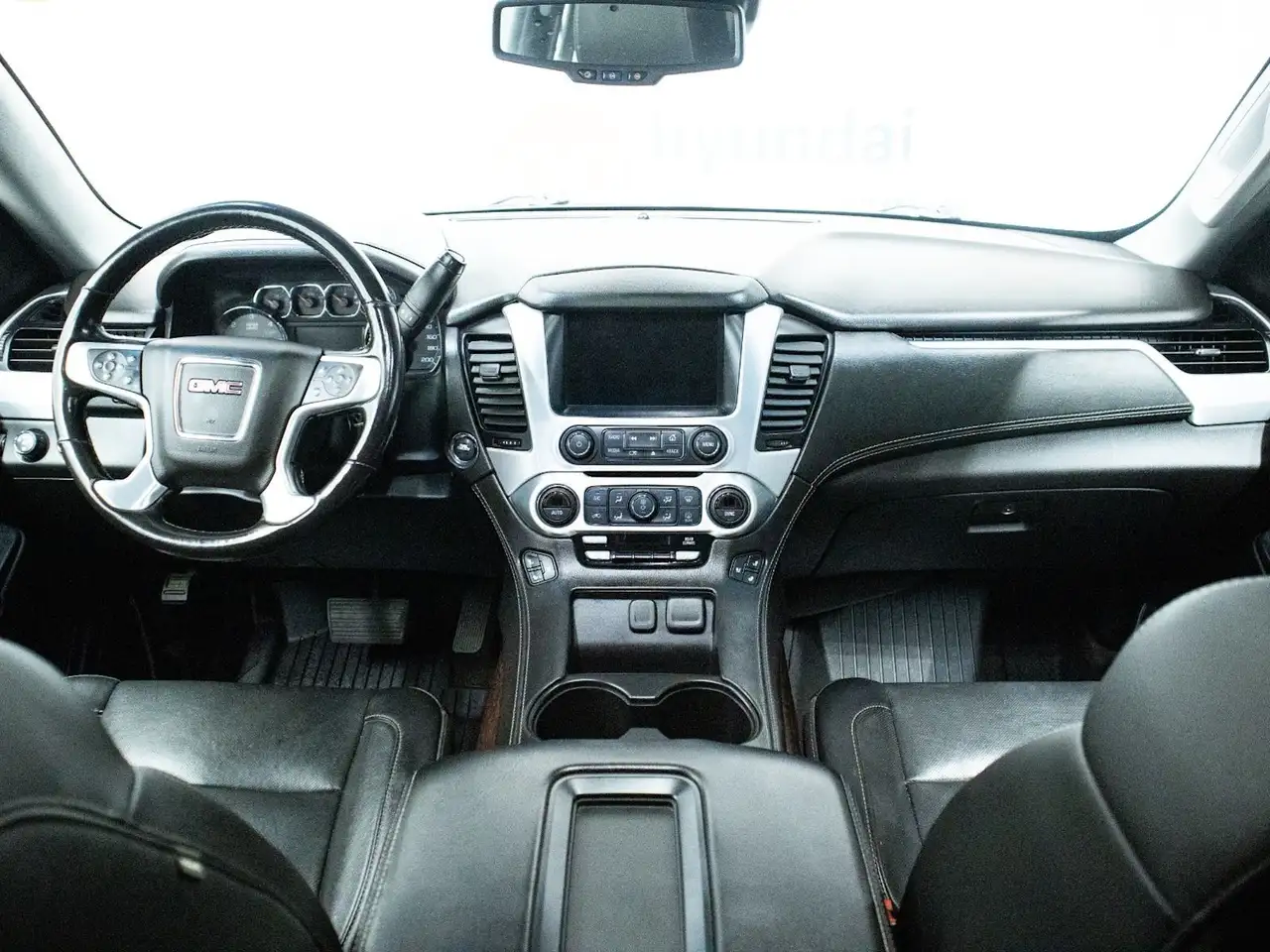 GMC Yukon снимка GMC Yukon