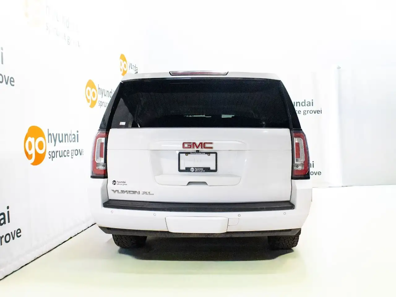 GMC Yukon снимка GMC Yukon