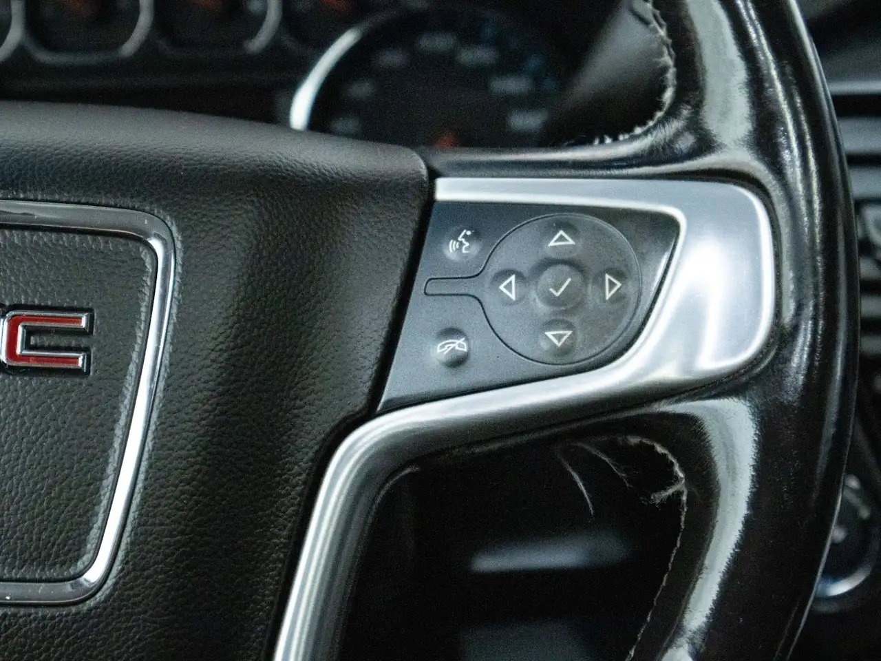 GMC Yukon снимка GMC Yukon