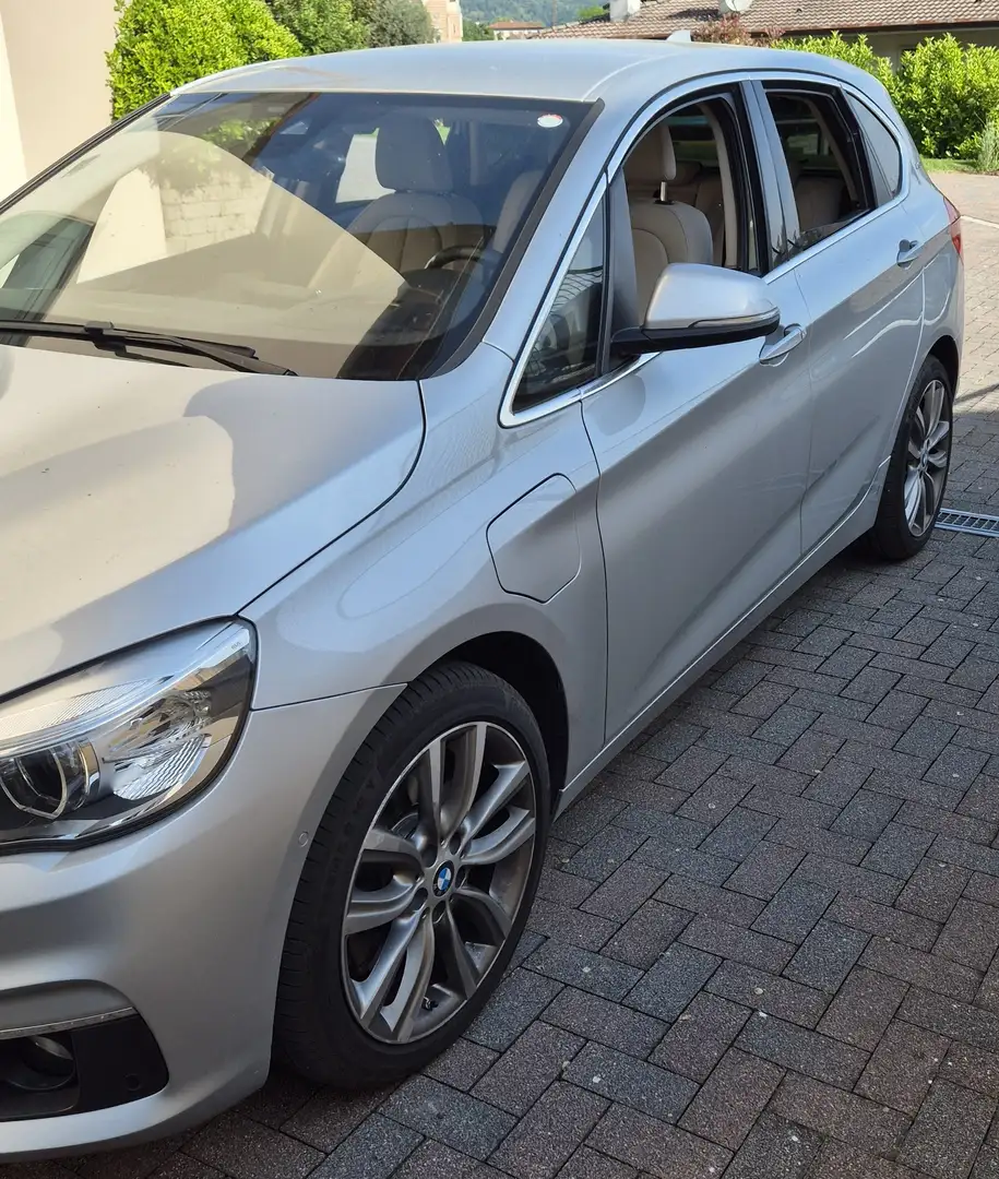 BMW 225 225xe Active Tourer iPerformance Luxury auto Argento - 2