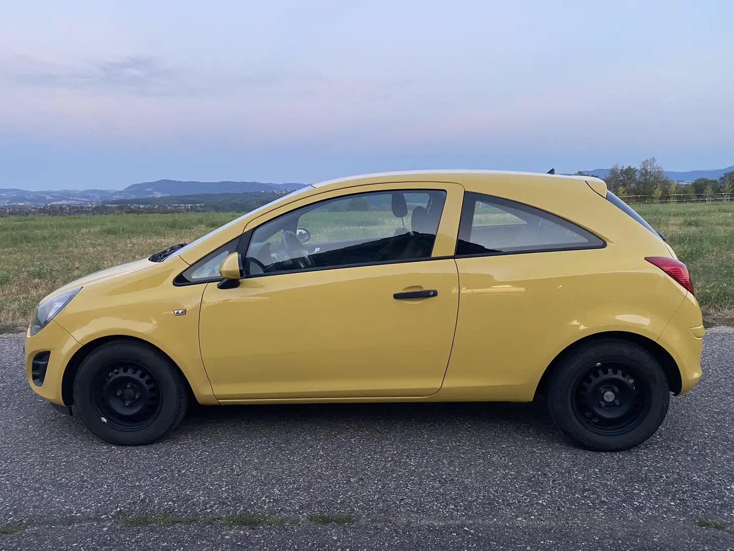 Opel Corsa 1,2 Edition ecoFLEX Start/Stop System - 1