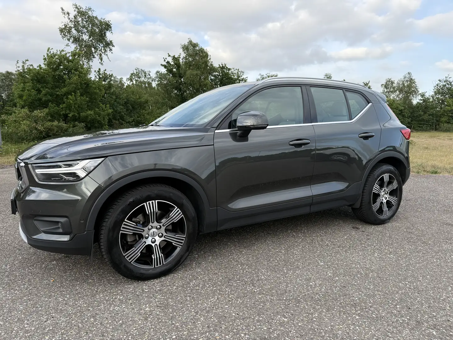 Volvo XC40 T4 Inscription, Schuifdak, trekhaak,Harman Kardon Grijs - 2