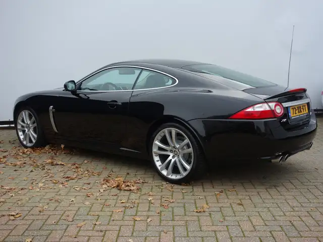 Jaguar XKR view 2