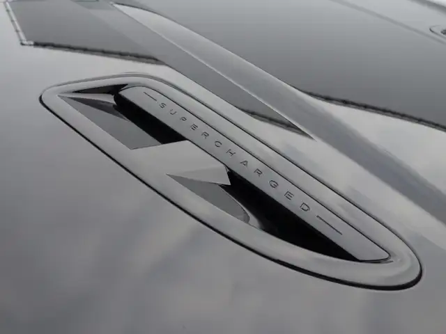 Jaguar XKR view 11