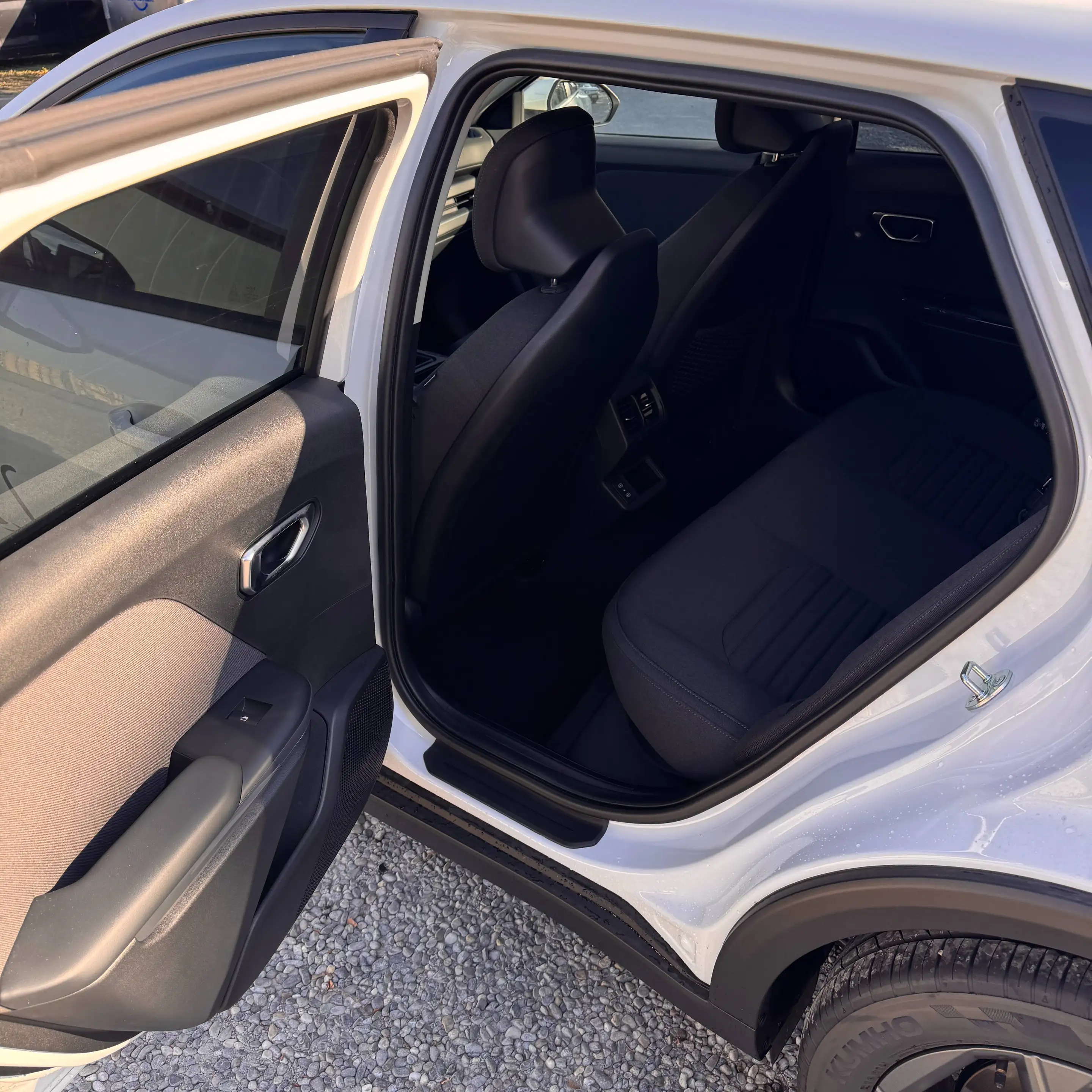 Kia K4 1,0 TGDI Silber 48V — photo 6