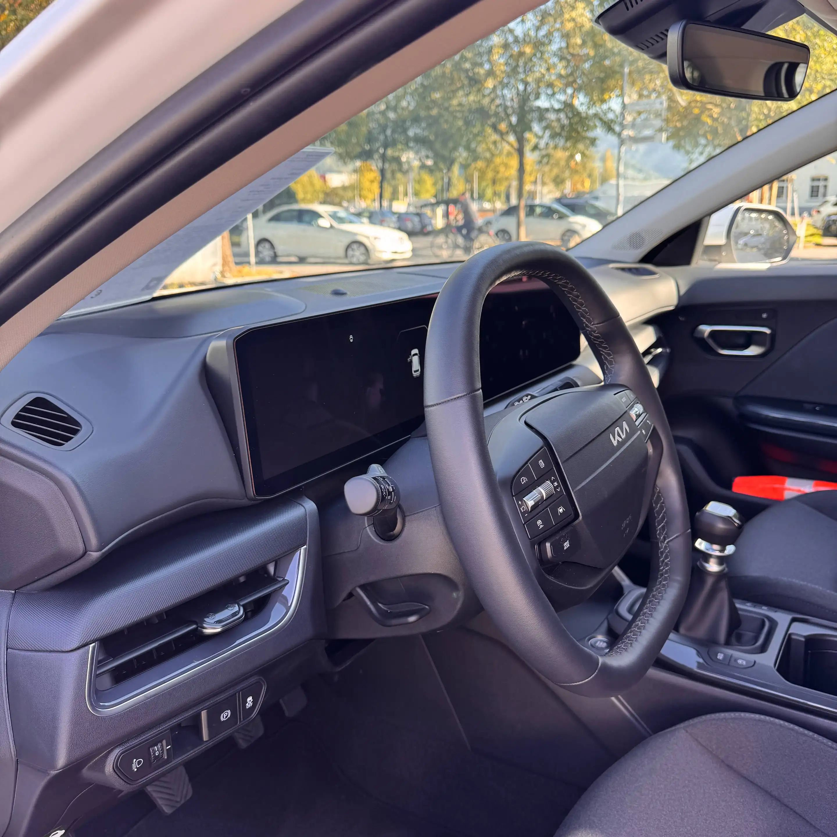 Kia K4 1,0 TGDI Silber 48V — photo 8