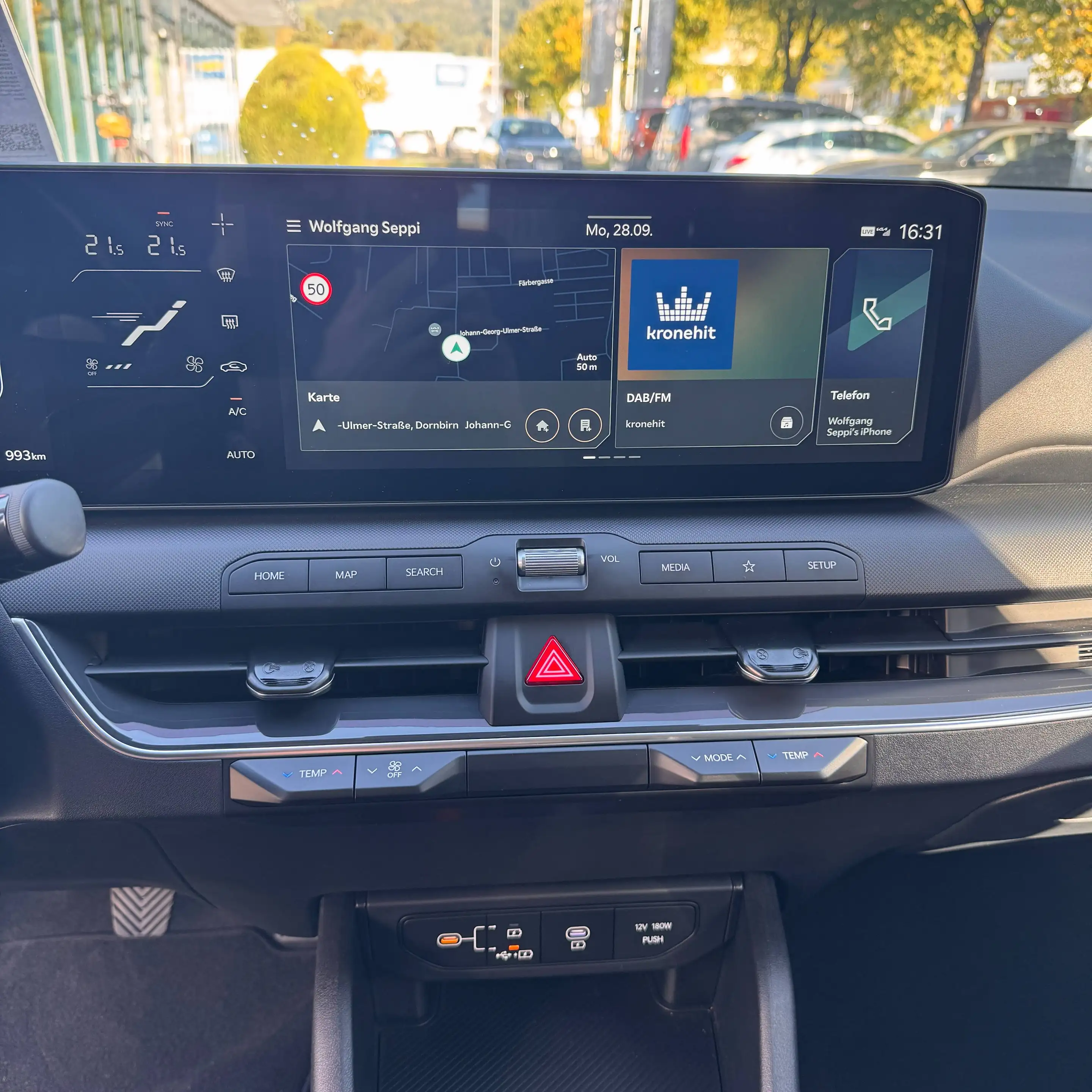 Kia K4 1,0 TGDI Silber 48V — photo 10