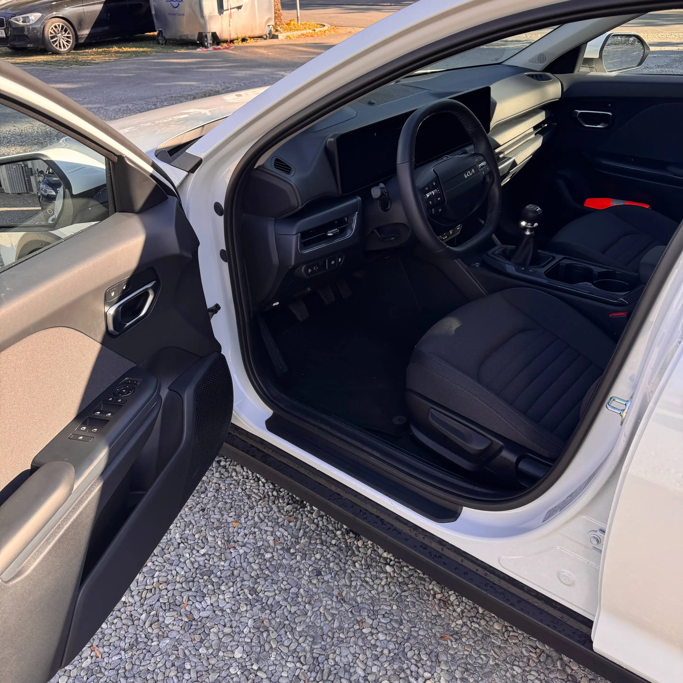 Kia K4 1,0 TGDI Silber 48V — photo 7