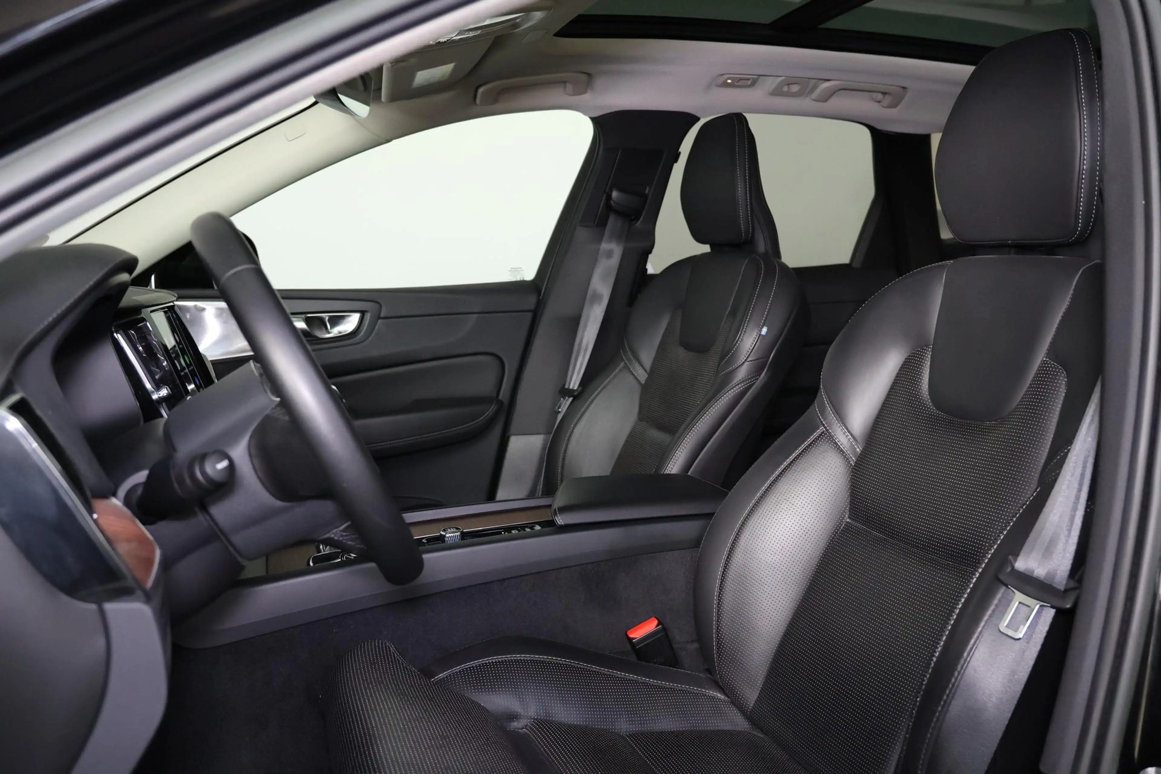 Volvo XC60 T8 Recharge AWD Ultimate Dark - Panorama/schuifdak — photo 15