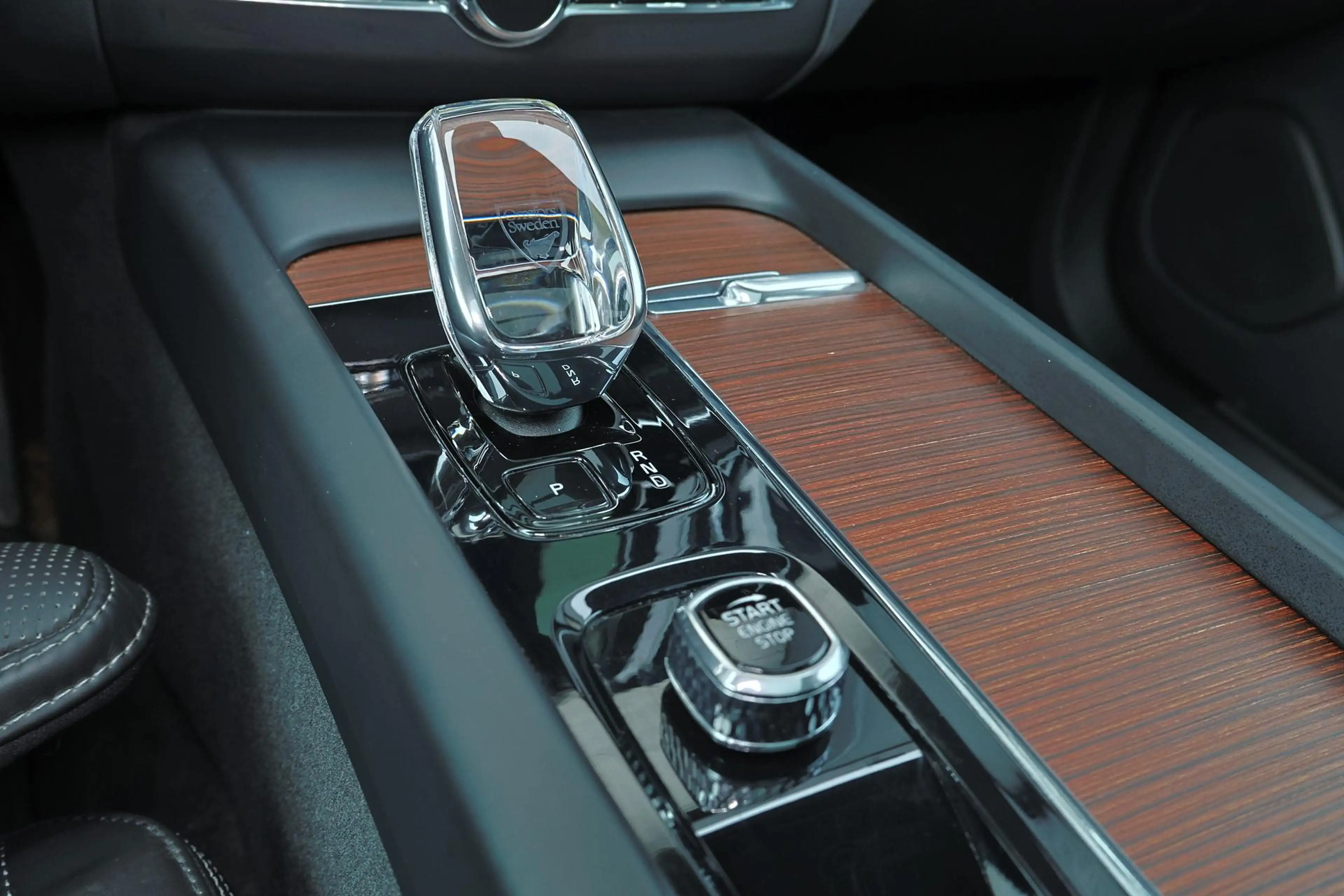 Volvo XC60 T8 Recharge AWD Ultimate Dark - Panorama/schuifdak — photo 10
