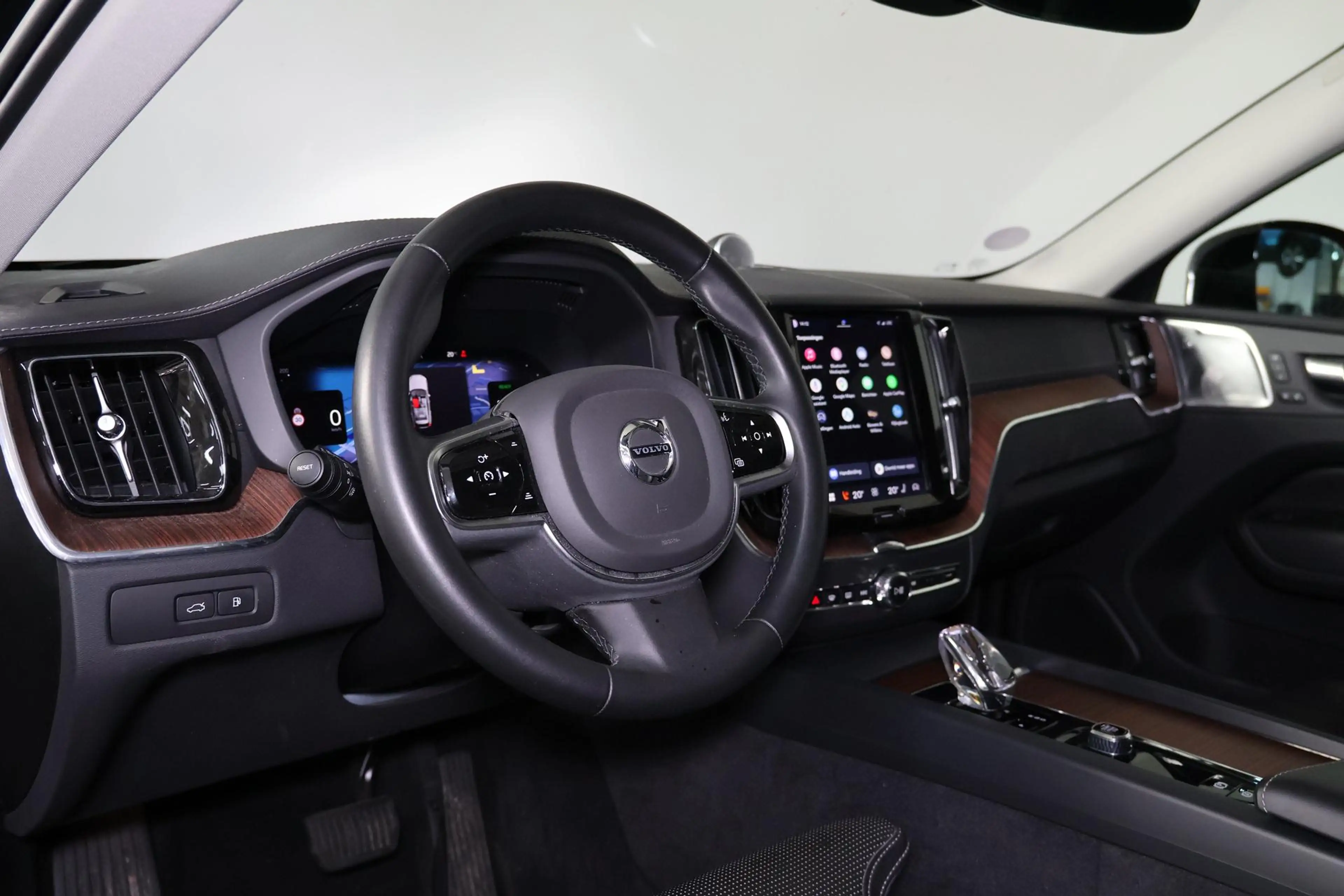 Volvo XC60 T8 Recharge AWD Ultimate Dark - Panorama/schuifdak — photo 14