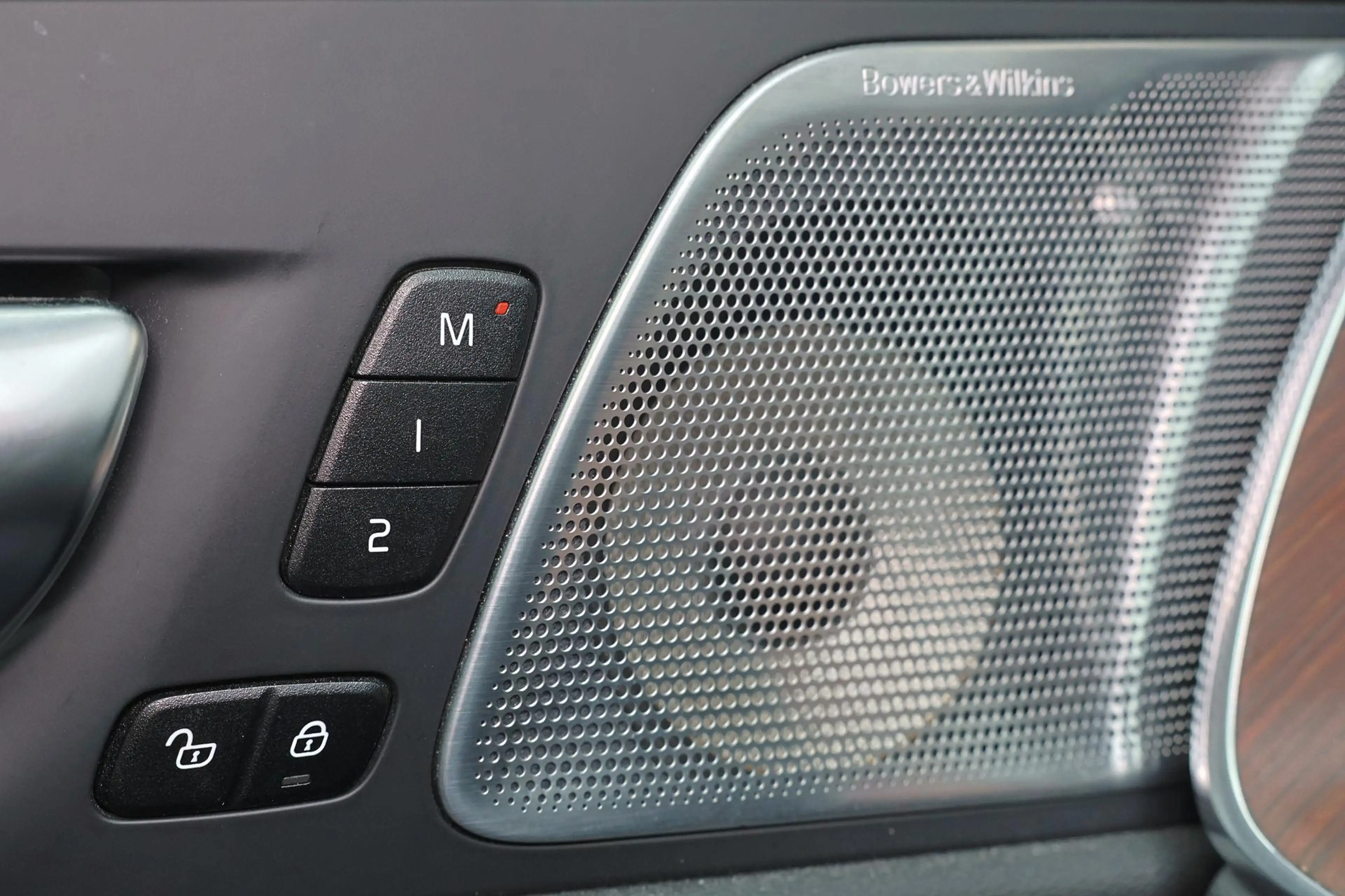 Volvo XC60 T8 Recharge AWD Ultimate Dark - Panorama/schuifdak — photo 11