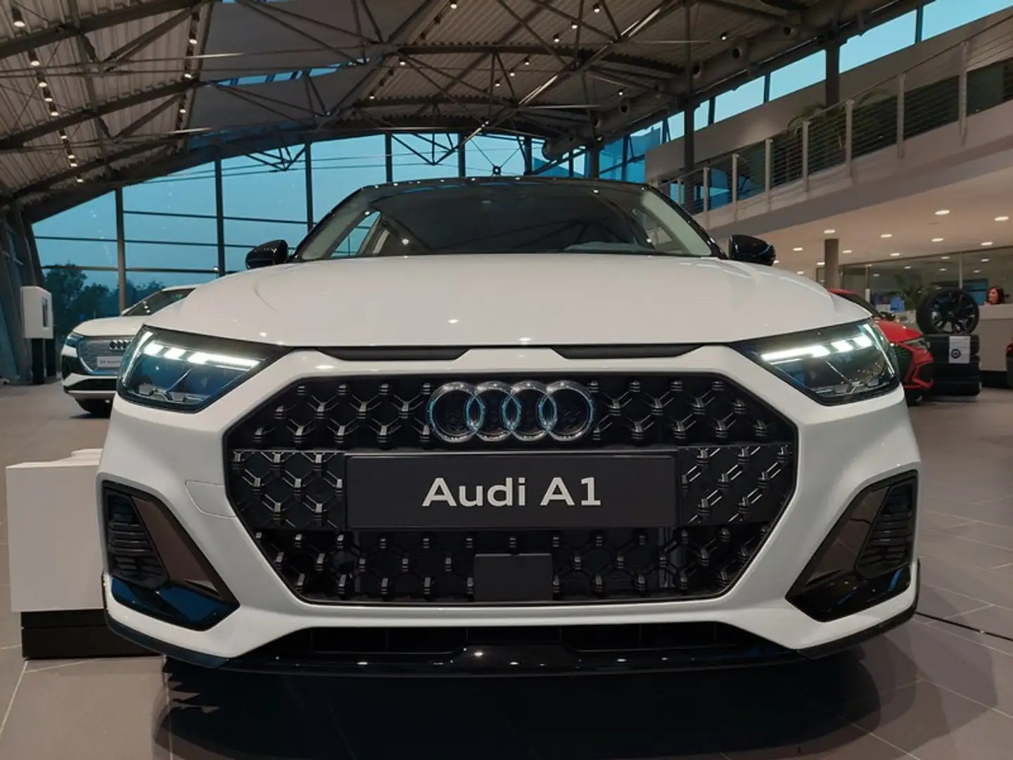 Audi A1 allstreet 30 1.0 tfsi admired 110cv Білий - 2
