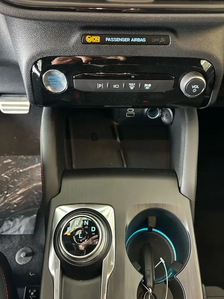 Ford Kuga Hybrid ST-Line X 14