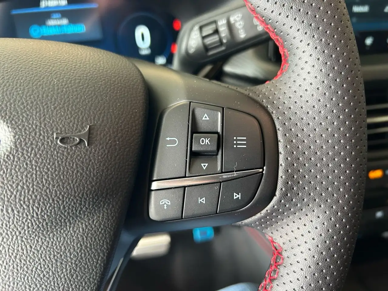Ford Kuga Hybrid ST-Line X 10