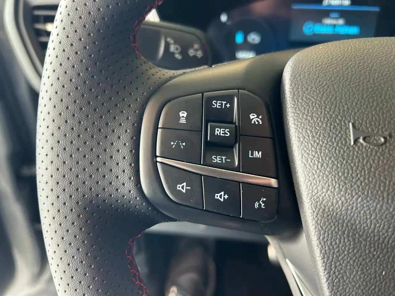 Ford Kuga Hybrid ST-Line X 11