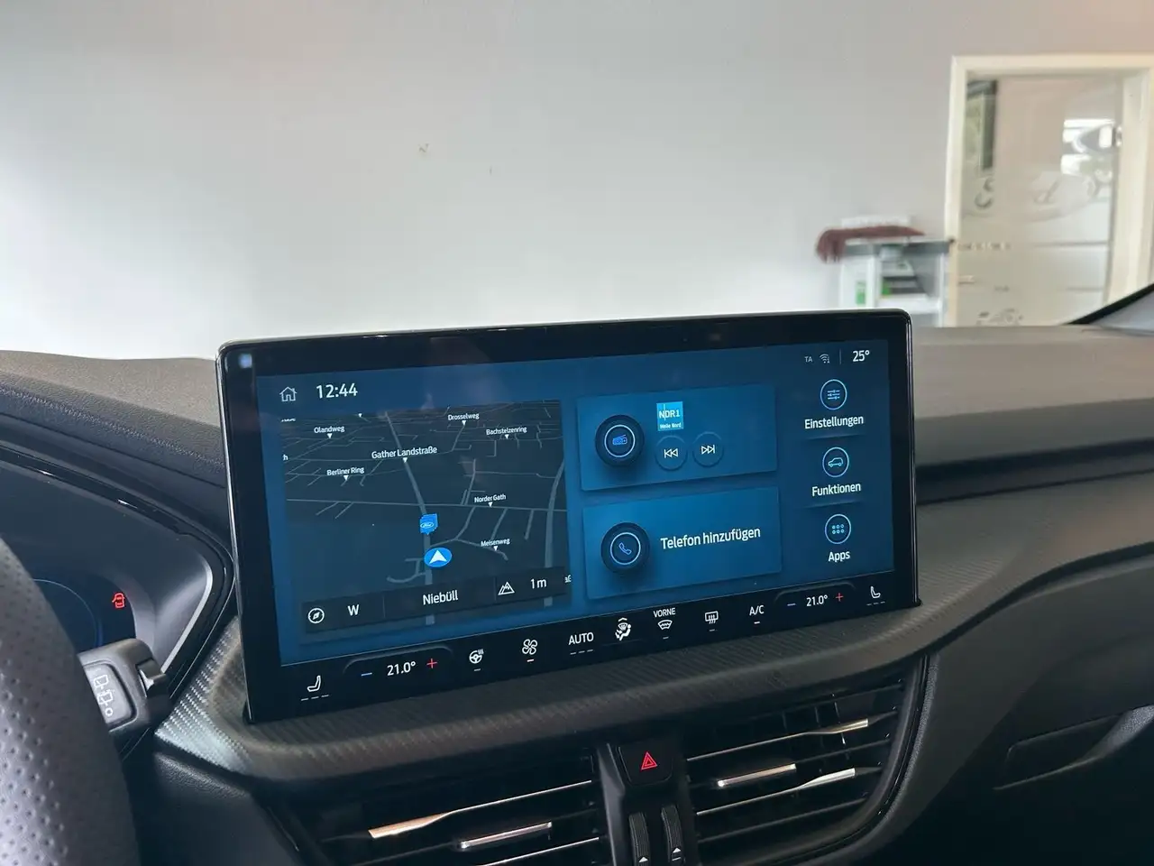 Ford Kuga Hybrid ST-Line X 12