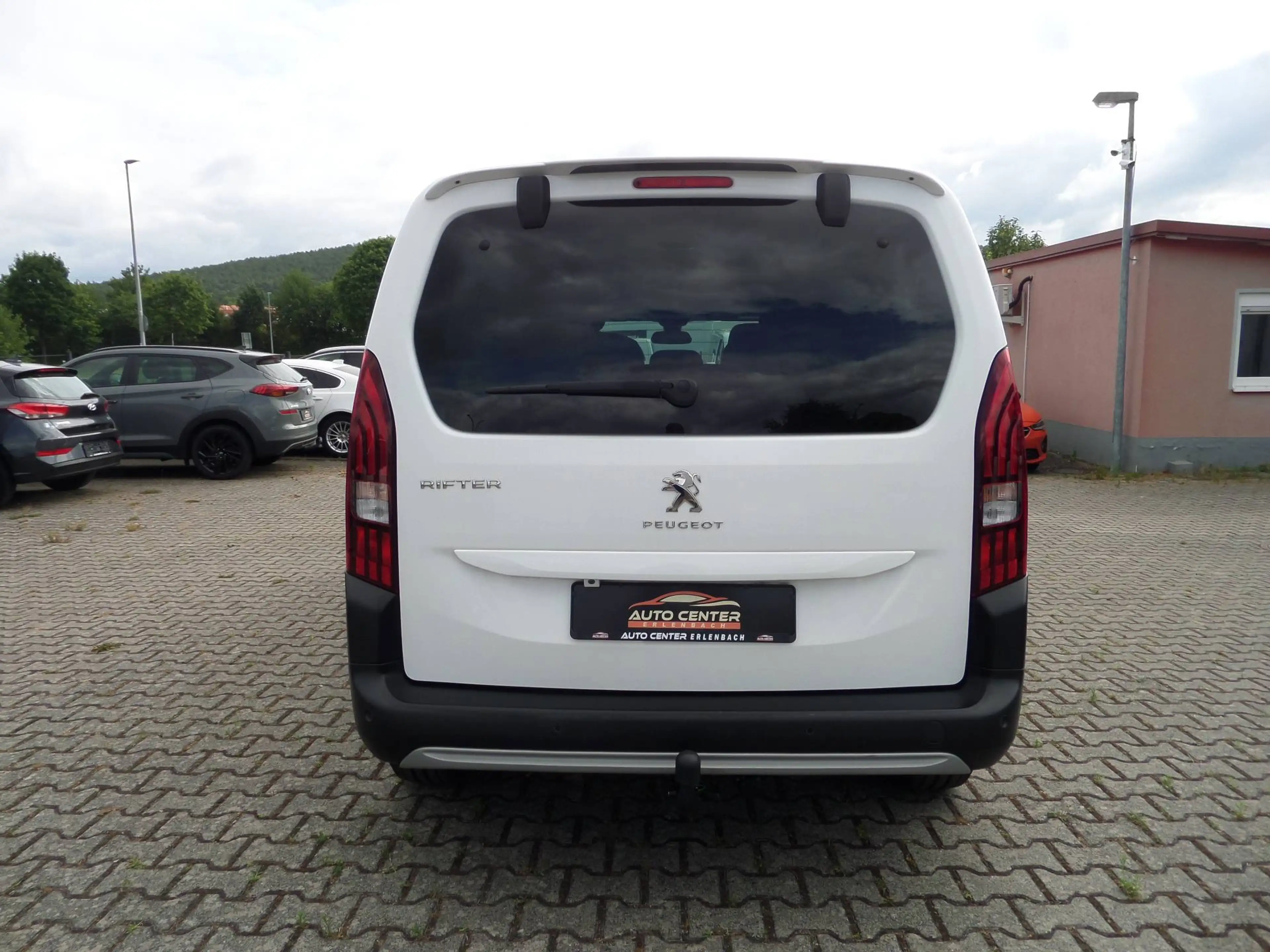 Peugeot Rifter Allure Pack L2+Zahnriemen-NEU+7-Sitzer+AHK+Cam+Navi+Klima+PDC+Tempo+1. Hand — photo 3