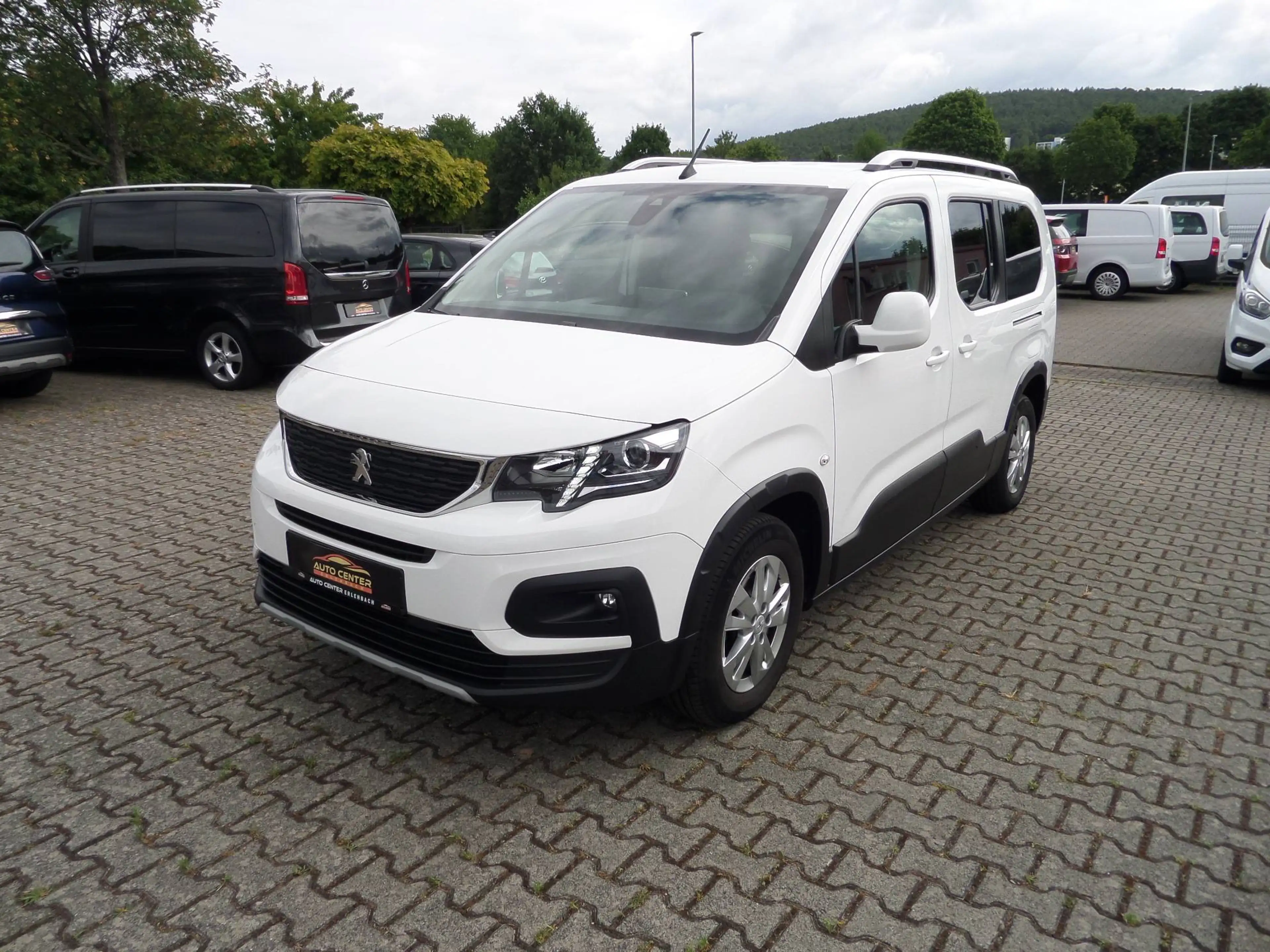 Peugeot Rifter Allure Pack L2+Zahnriemen-NEU+7-Sitzer+AHK+Cam+Navi+Klima+PDC+Tempo+1. Hand — photo 6
