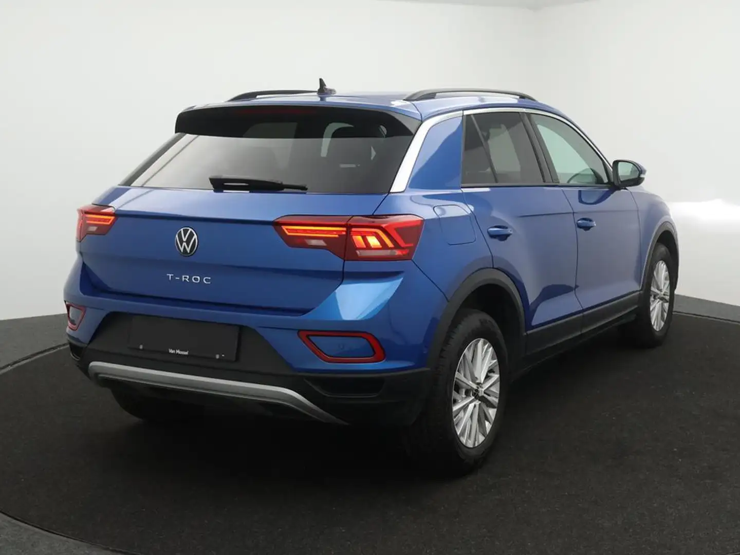 Volkswagen T-Roc T-Roc 1.5TSI Life 150PK DSG *APP CONNECT*ZETELVERWARMING*PDC*BLTH*CRUISE* Grau - 2