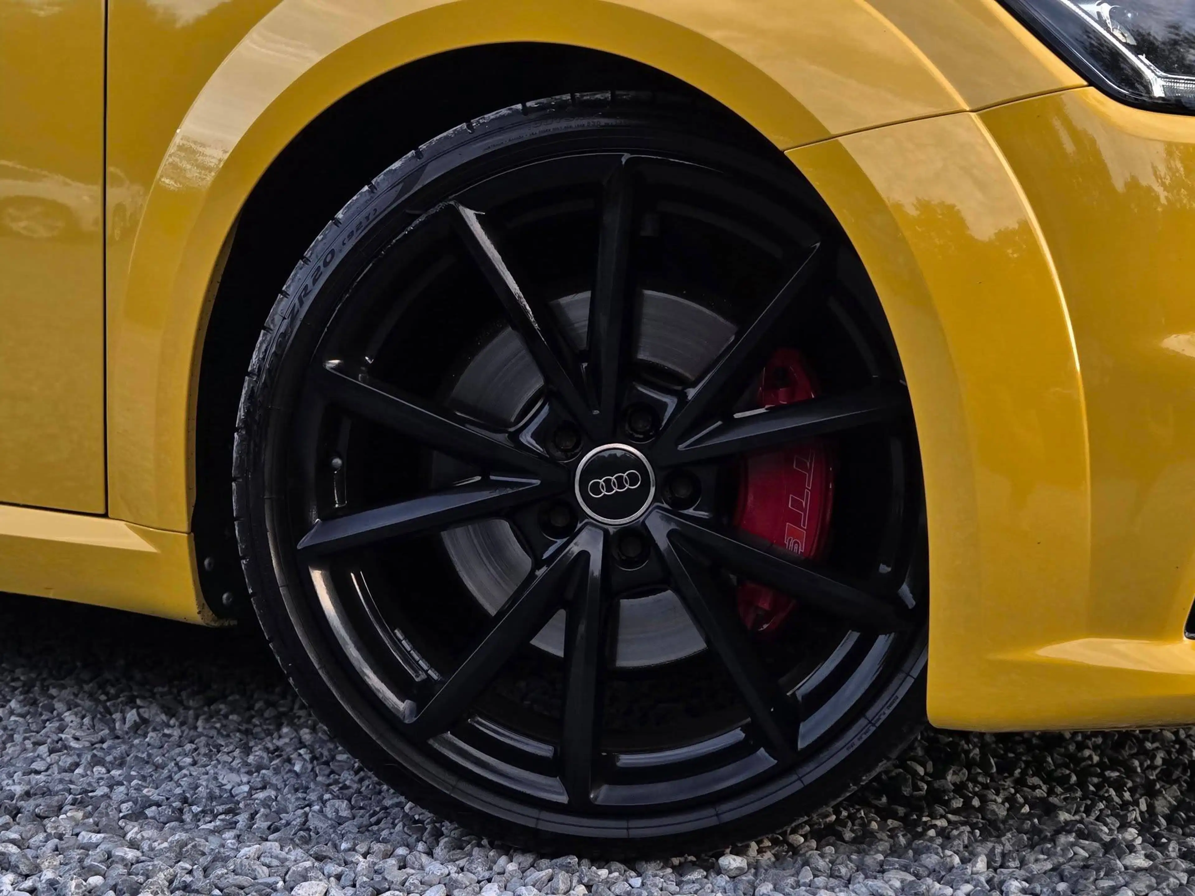 Audi TTS 2.0 TFSI Quattro 310 CH Vegas Yellow Black Pack | B&O | MAGNETIC RIDE | MATRIX | DRIVE SELECT | FULL OP — photo 3