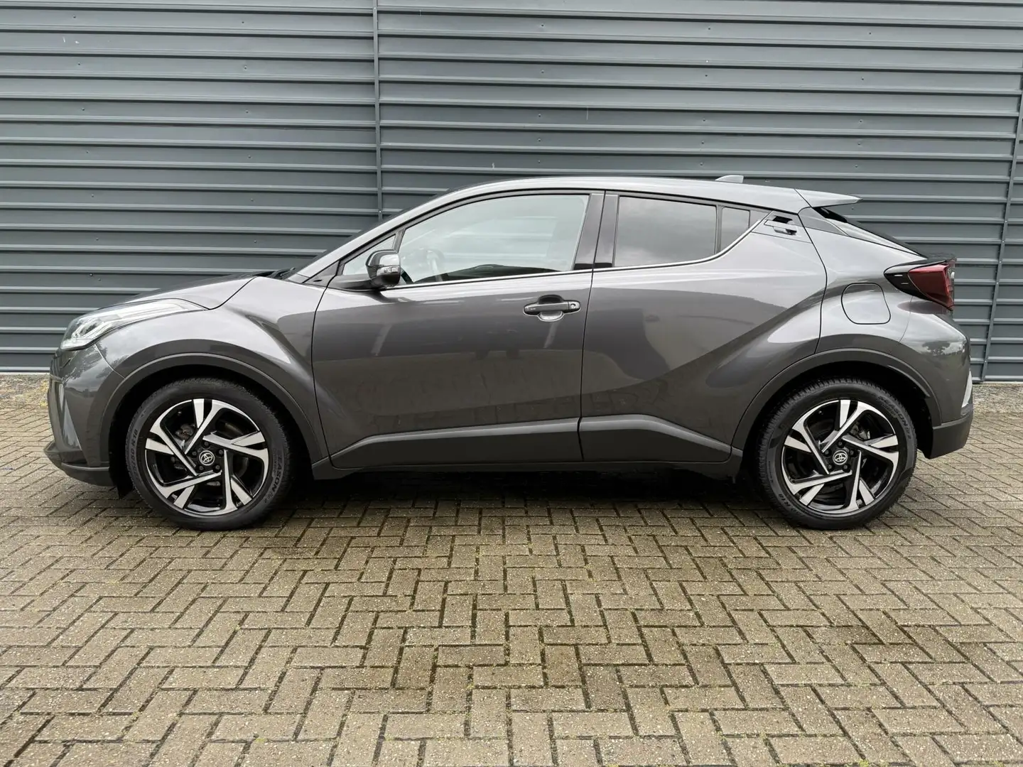 Toyota C-HR 1.8 Hybrid Style Navi Apple stoel/stuurverw.Camera Szürke - 2