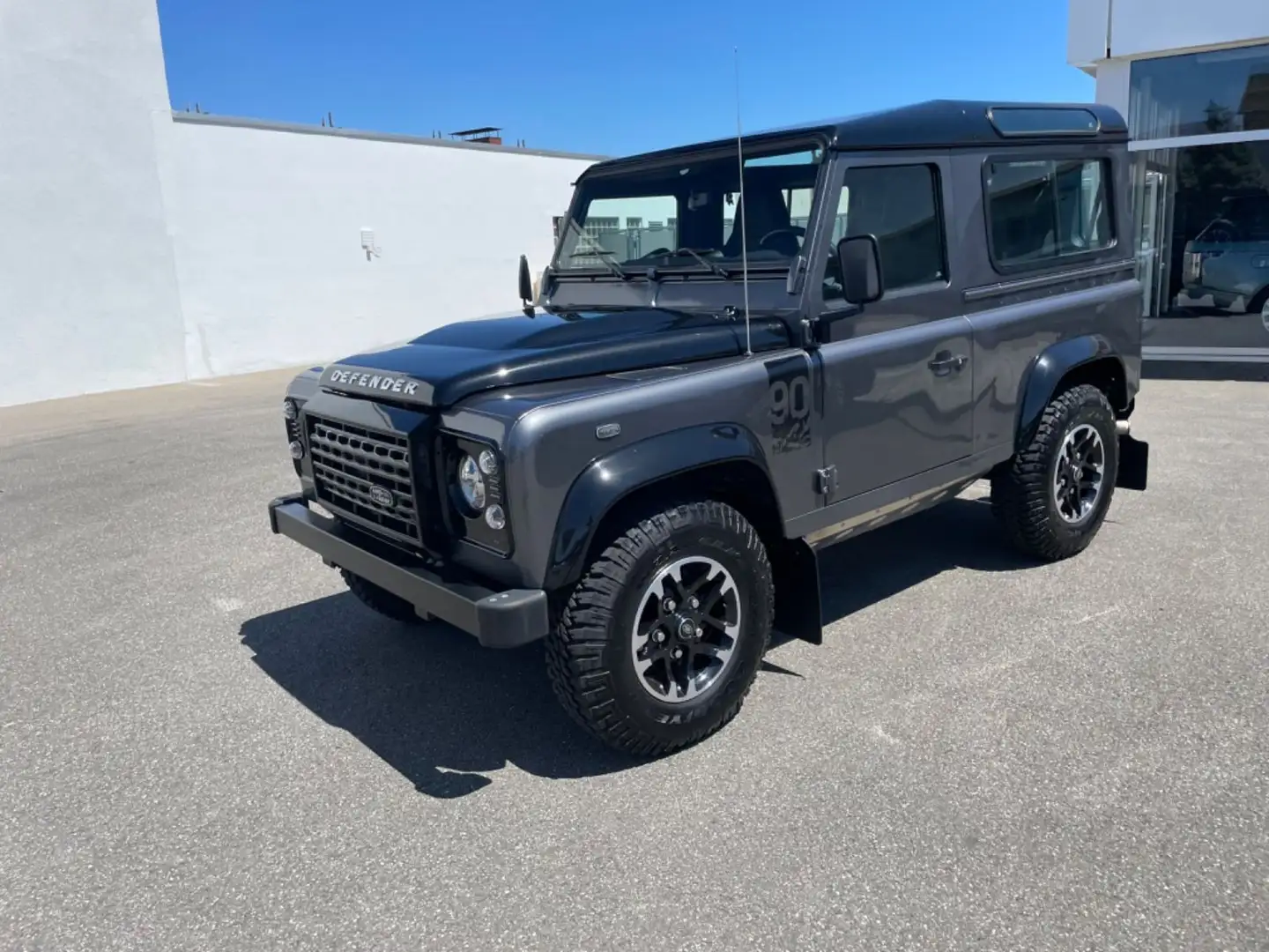 Land Rover Defender 90 DPF ADVENTURE Limited Edition Grijs - 2