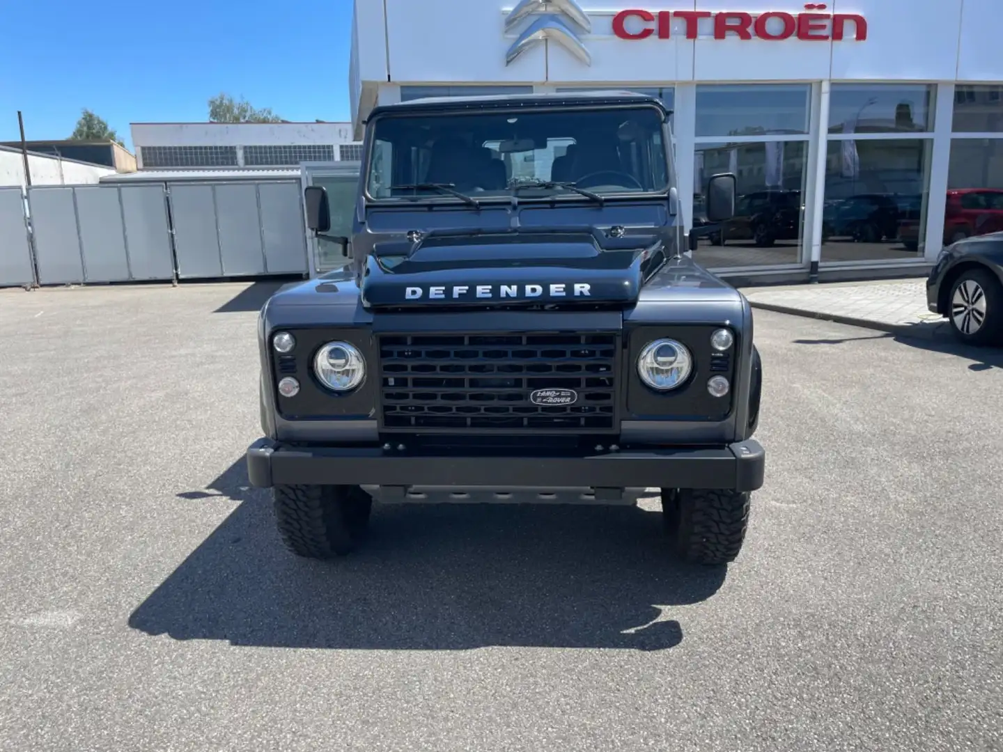 Land Rover Defender 90 DPF ADVENTURE Limited Edition Grijs - 1