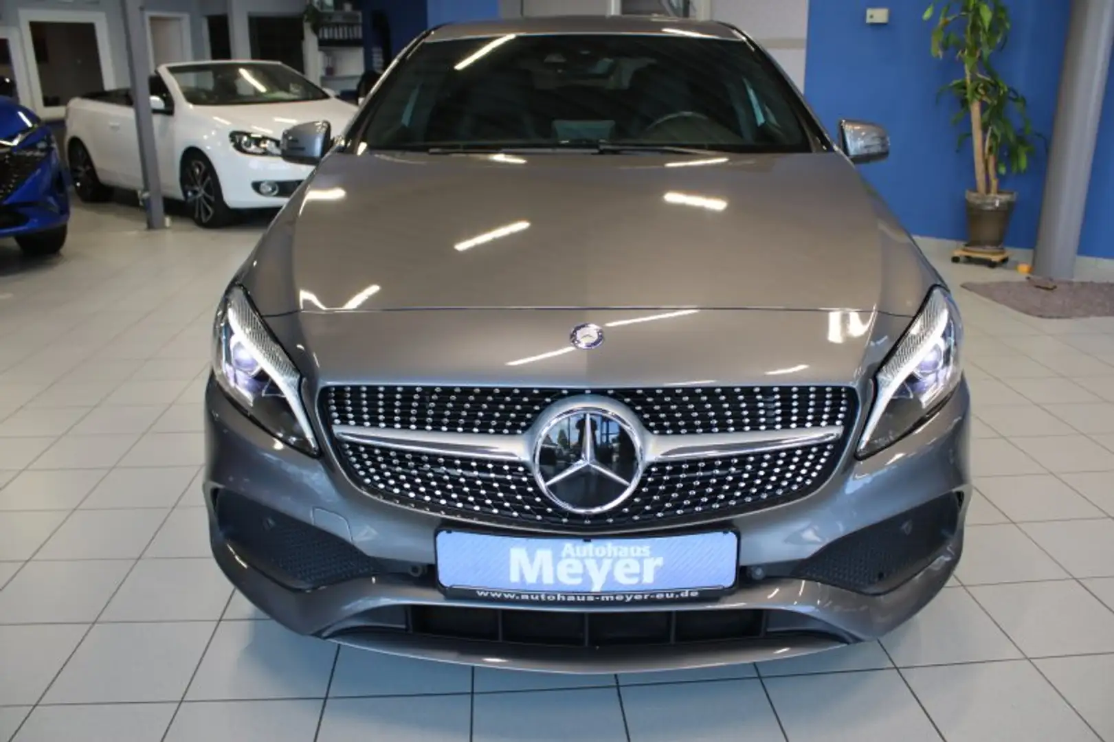 Mercedes-Benz A 200 AMG Sport Line Navi/Memory/Leder-Alcantara Grau - 2