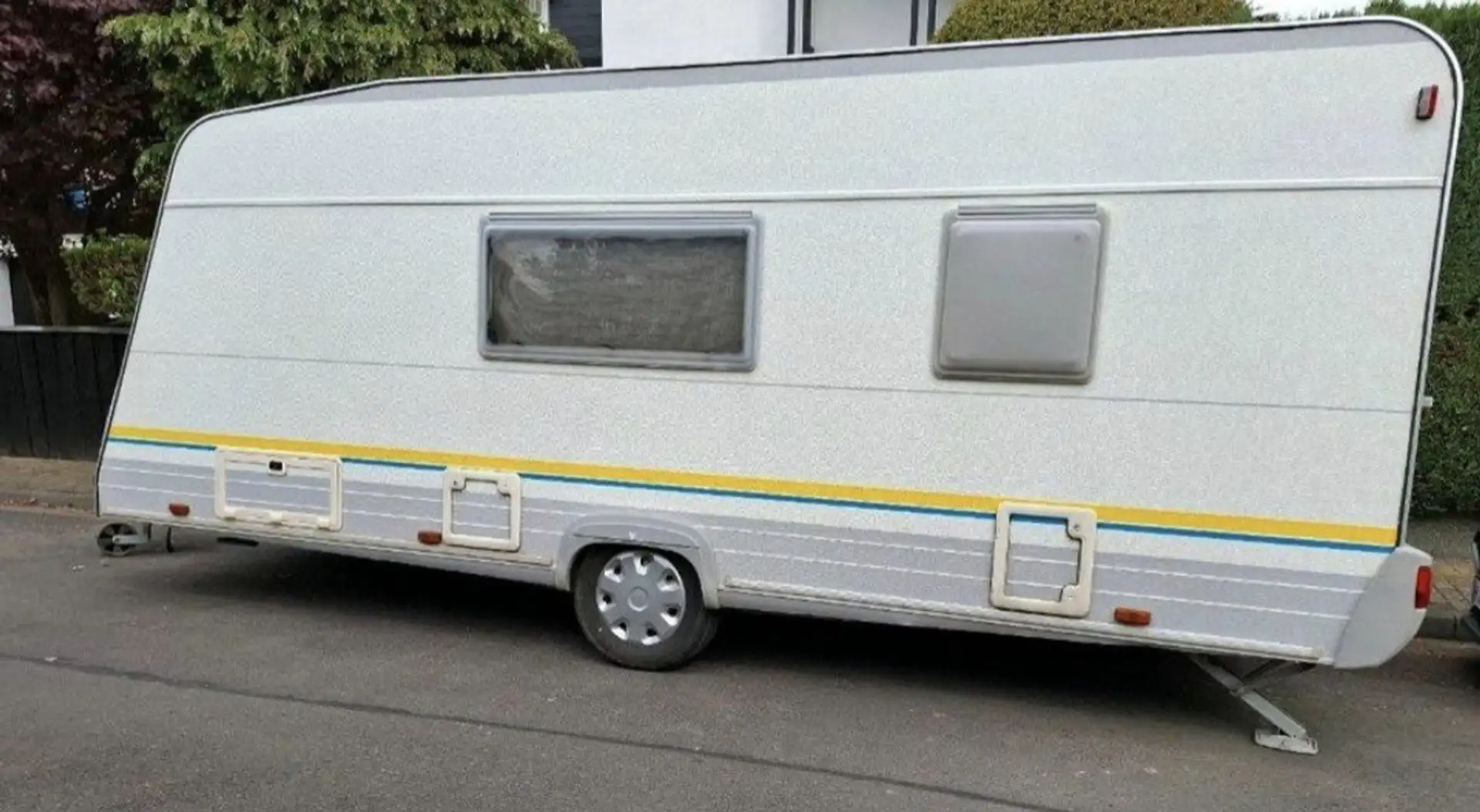 Caravans-Wohnm Bürstner Ventana 490 TK Klima & Vorzelt - 2