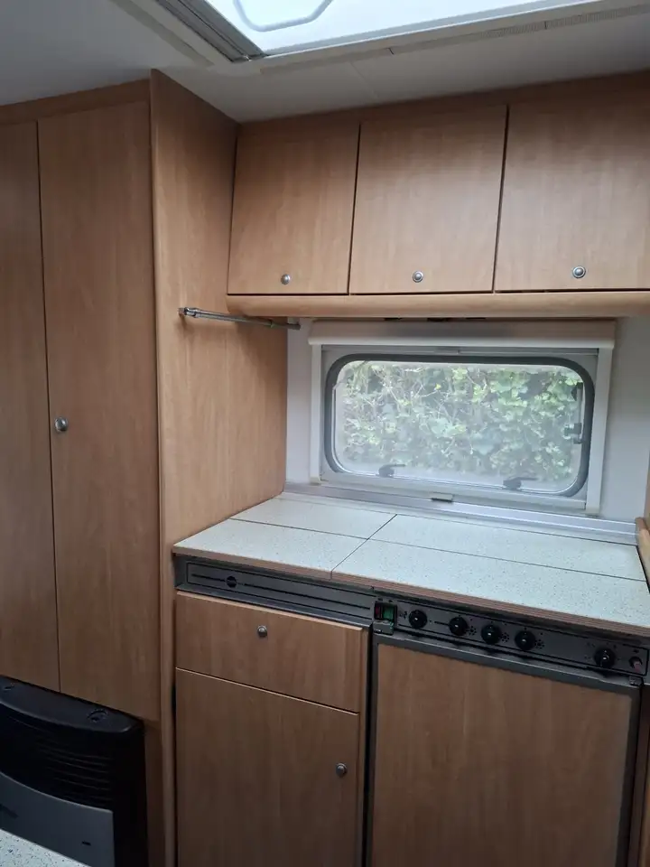 Caravans-Wohnm Bürstner Ventana 490 TK Klima & Vorzelt, foto 6