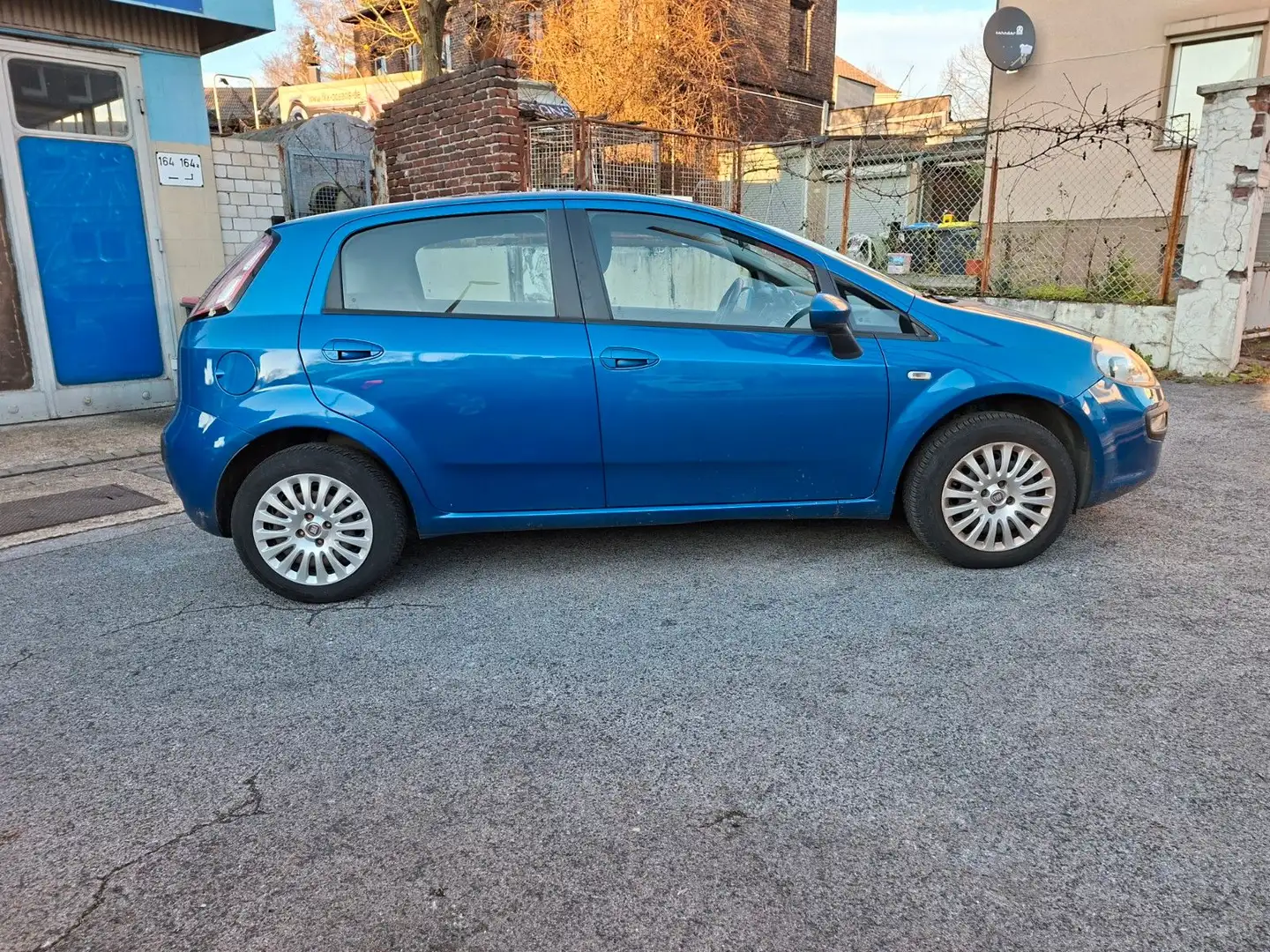 Fiat Punto Evo MyLife Blau - 2