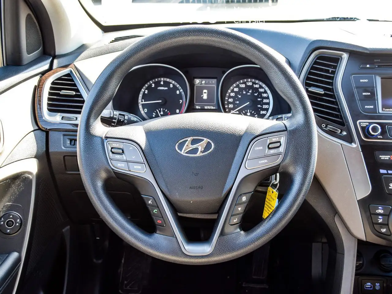 Hyundai SANTA FE photo Hyundai SANTA FE