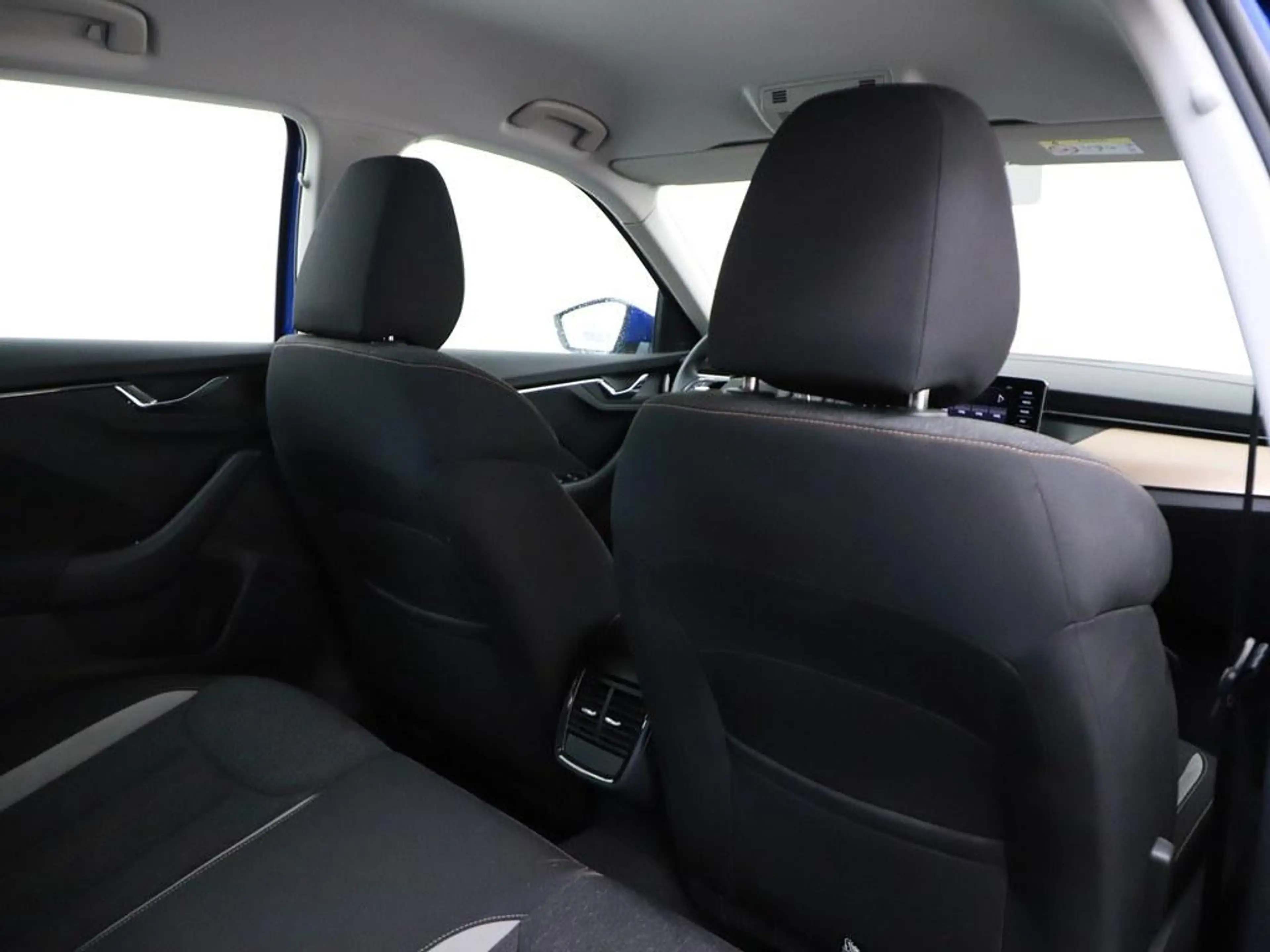Skoda Kamiq 1.0 TSI Style Led.Matrix/VC/Ecc/Keyless/Nav — photo 22