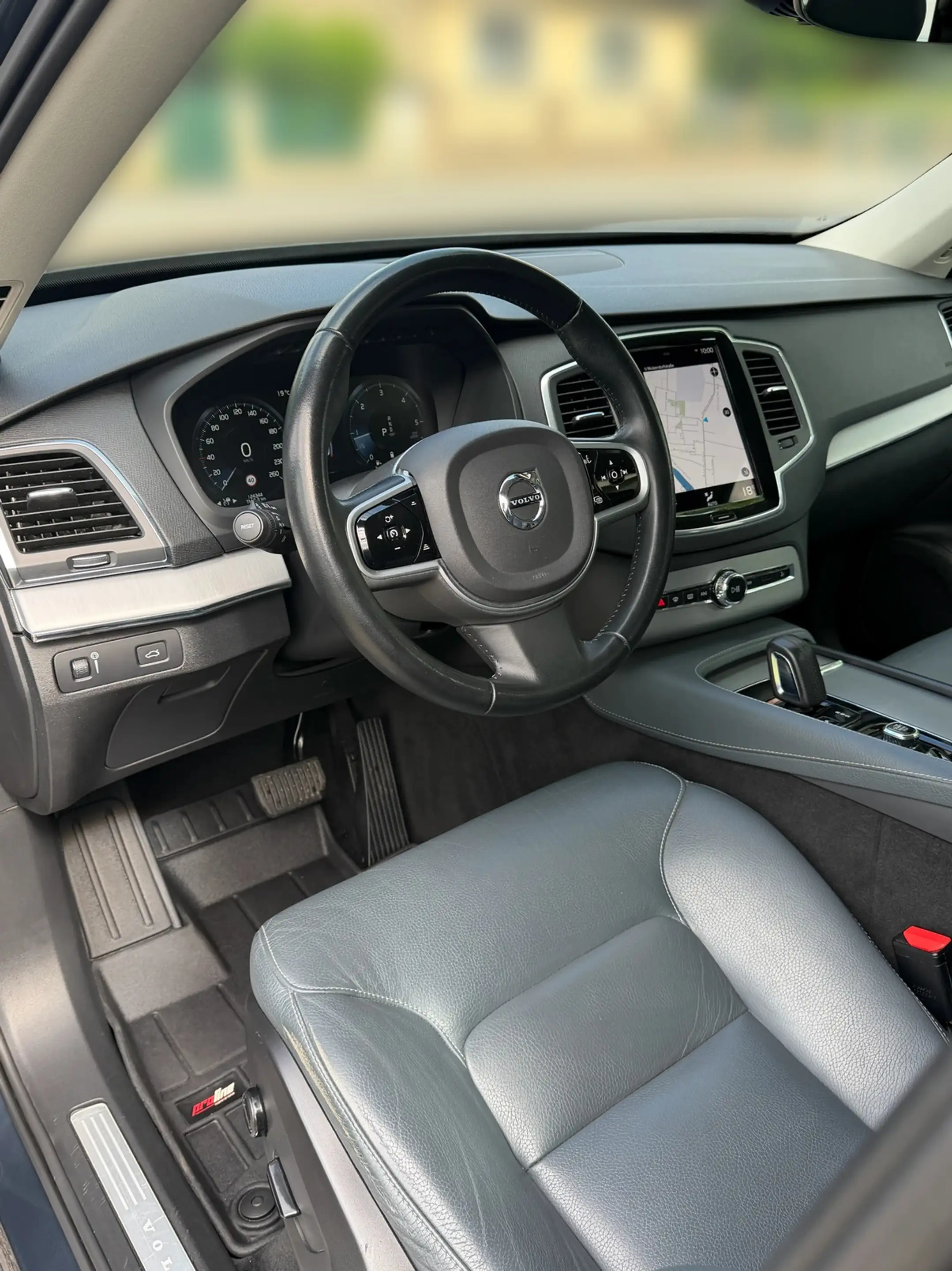 Volvo XC90 2.0 B5 Diesel Momentum AWD/7-Sitzer/Garantie — photo 13