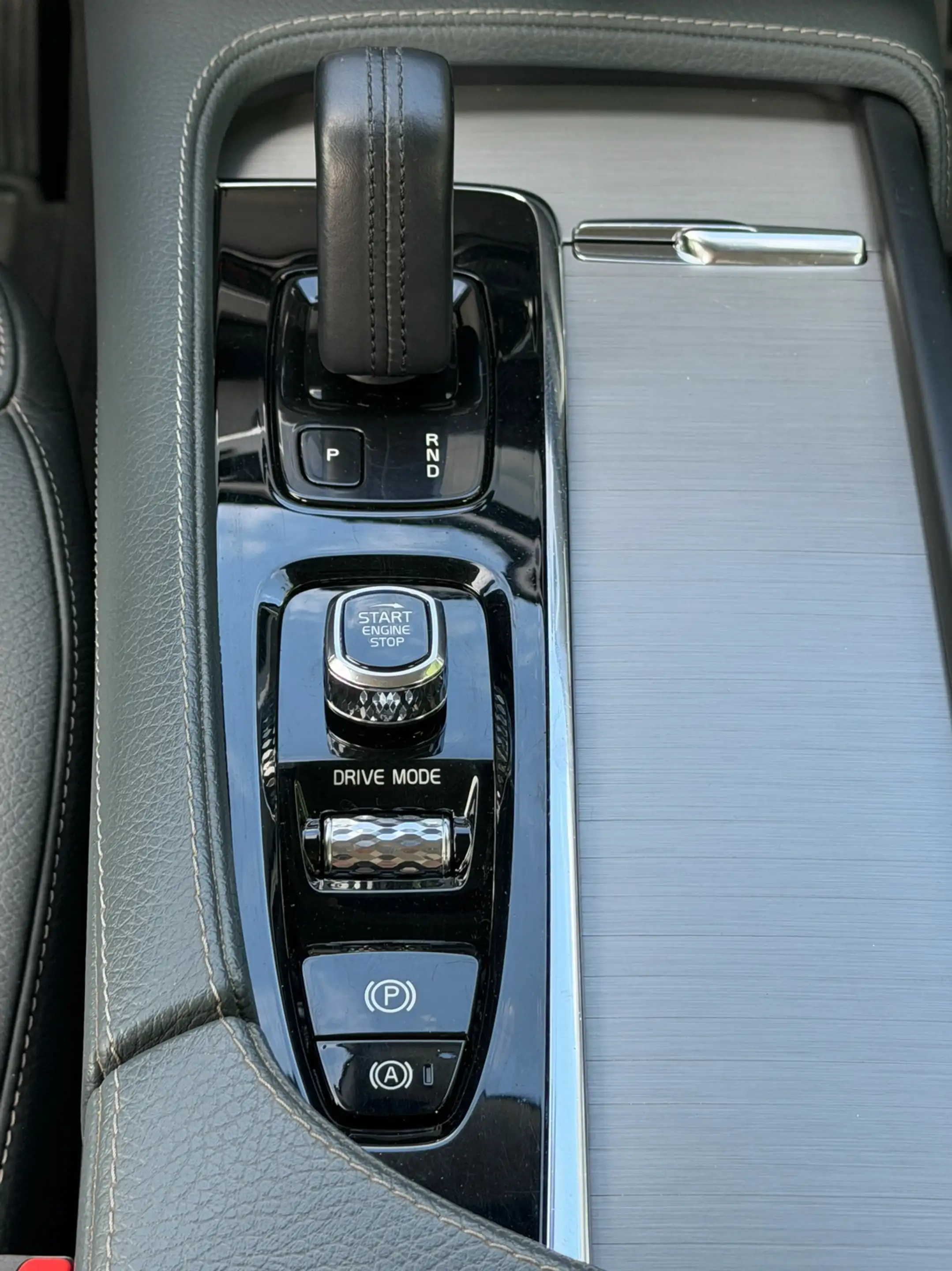 Volvo XC90 2.0 B5 Diesel Momentum AWD/7-Sitzer/Garantie — photo 15