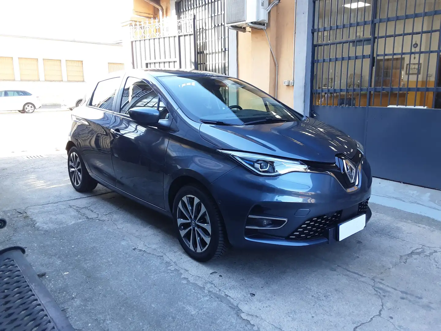 Renault ZOE Intens R135 *BATTERIE DI PROPRIETà-NEOPATENTATI Grigio - 1