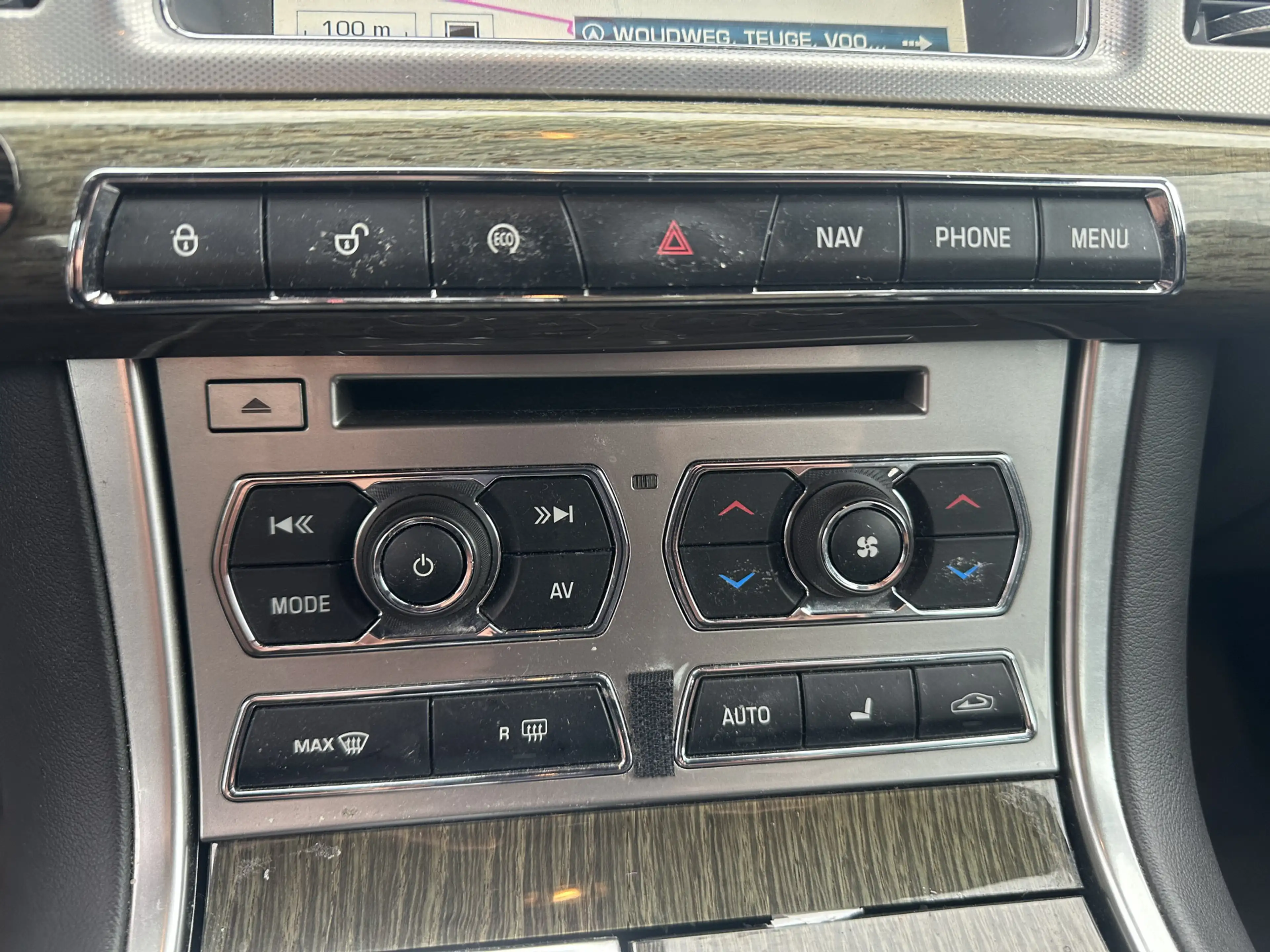 Jaguar XF 2.2D Aut. *LEATHER  | BI-XENON | NAVI-FULLMAP | CA — photo 14