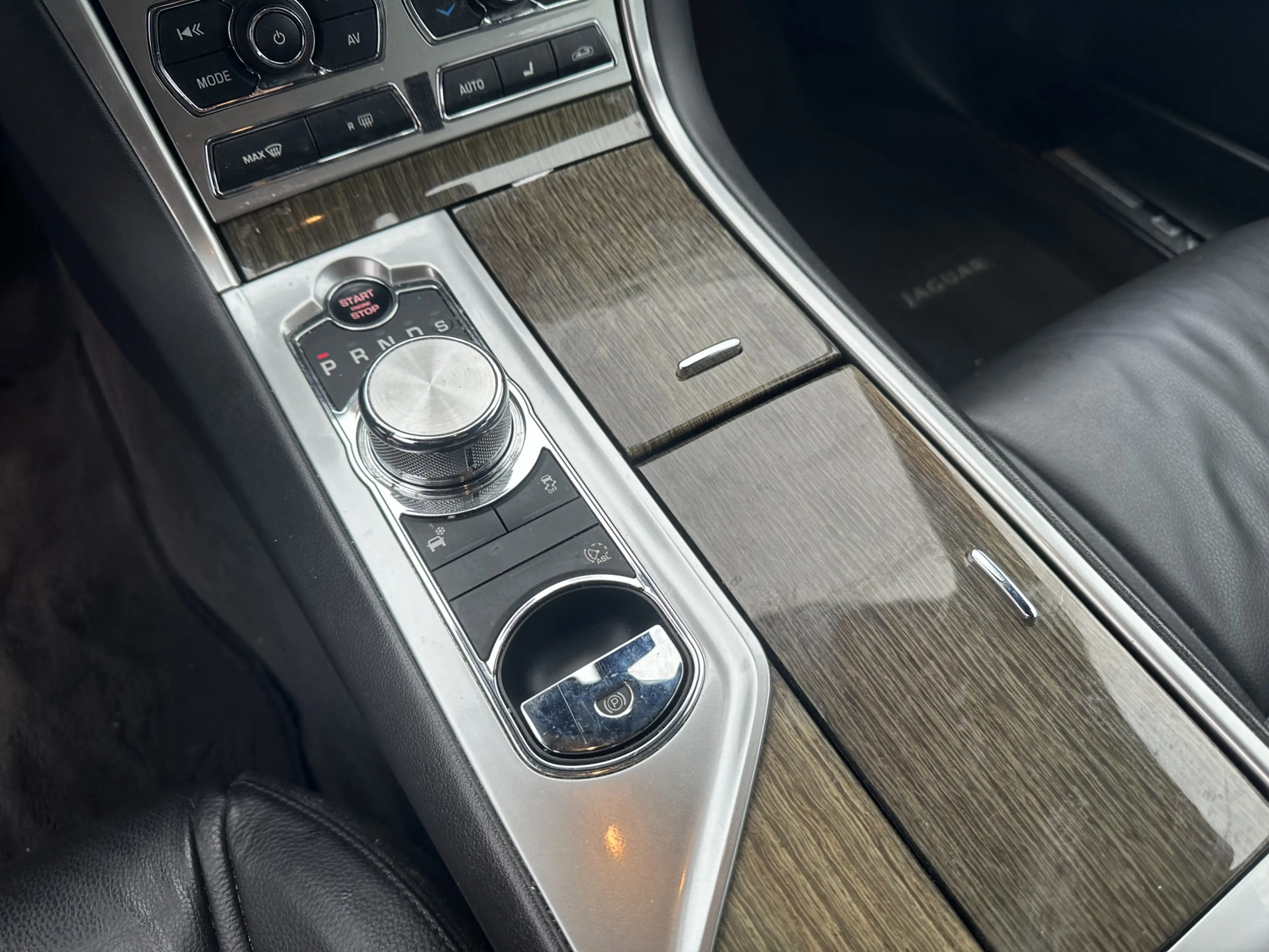 Jaguar XF 2.2D Aut. *LEATHER  | BI-XENON | NAVI-FULLMAP | CA — photo 15