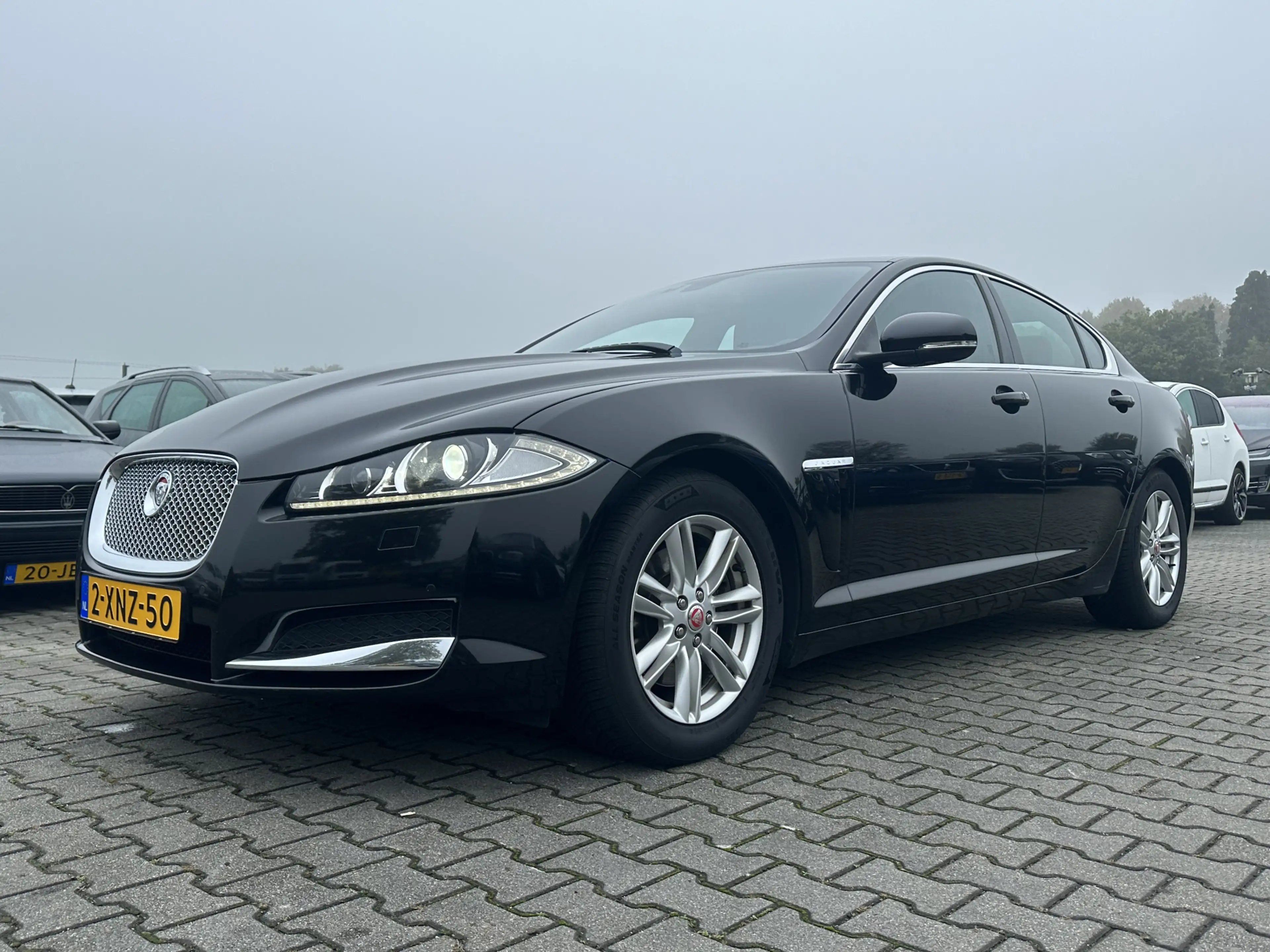 Jaguar XF 2.2D Aut. *LEATHER  | BI-XENON | NAVI-FULLMAP | CA — photo 3