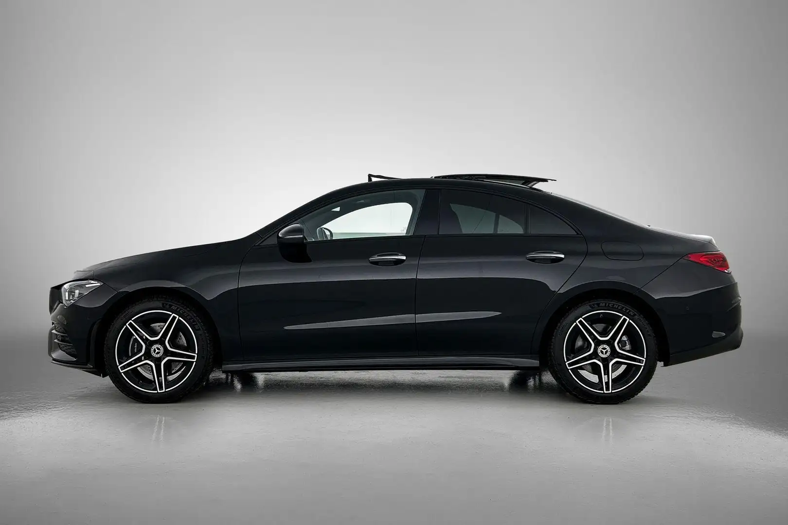 Mercedes-Benz CLA 250 CLA 250e Coupé Automaat Business Solution AMG | Pr Zwart - 2