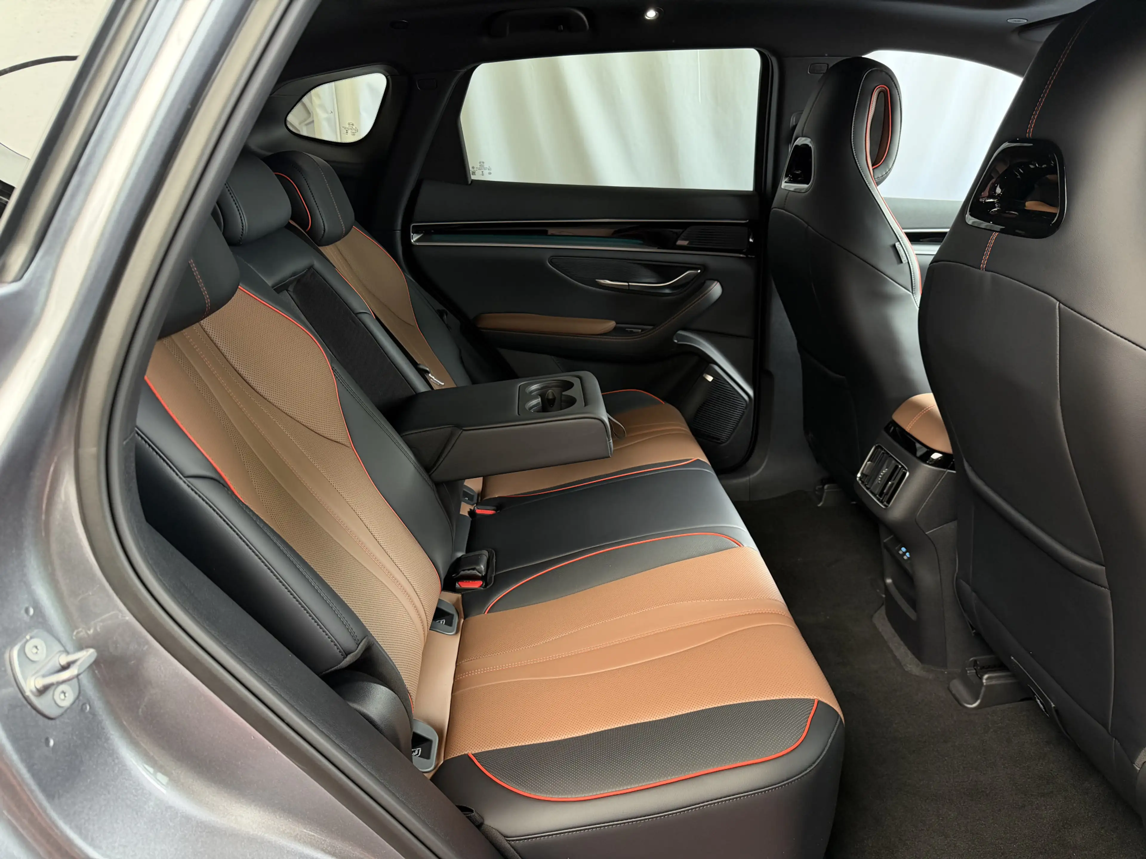 BYD Seal U 1.5 T DM-i AWD 324PK DESIGN BRUIN LEER Pano Dak He — photo 36