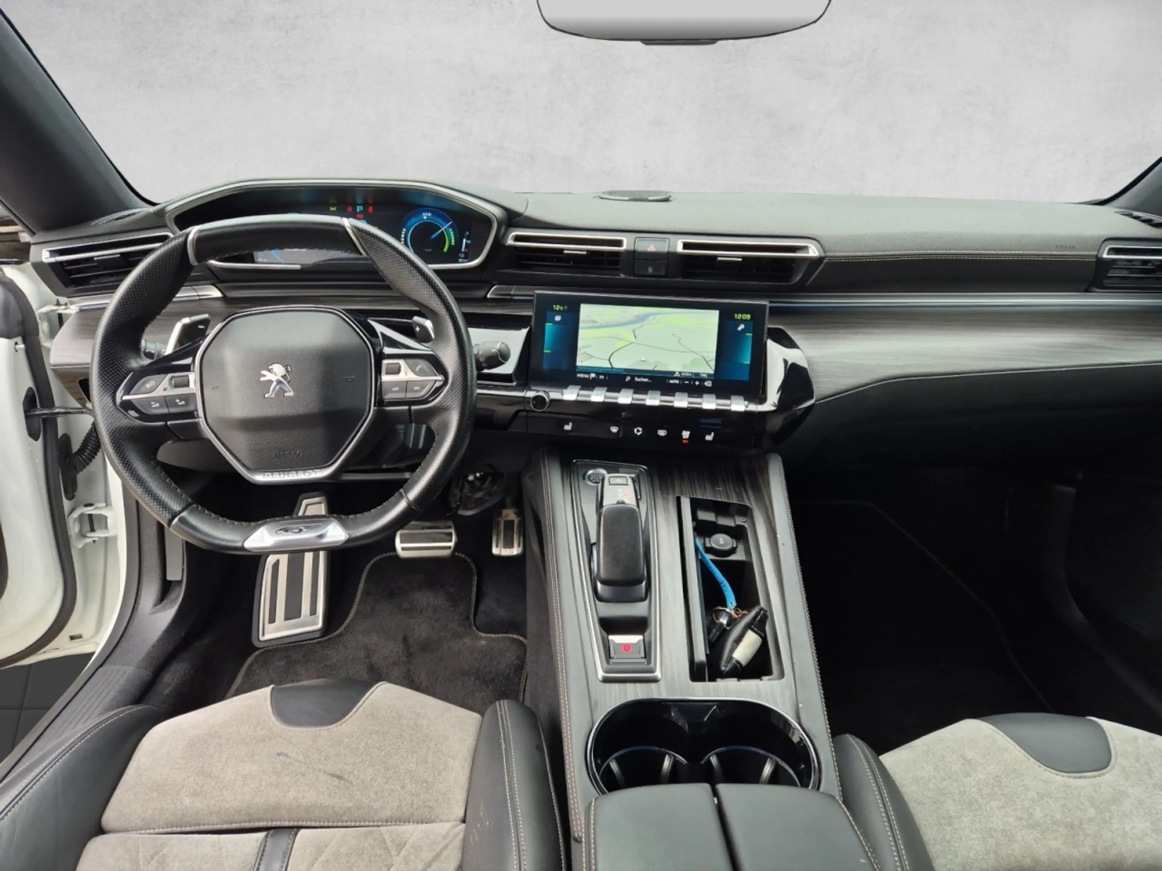 Peugeot 508 SW Hybrid 225 GT ACC Totwinkelassistent Navi — photo 14