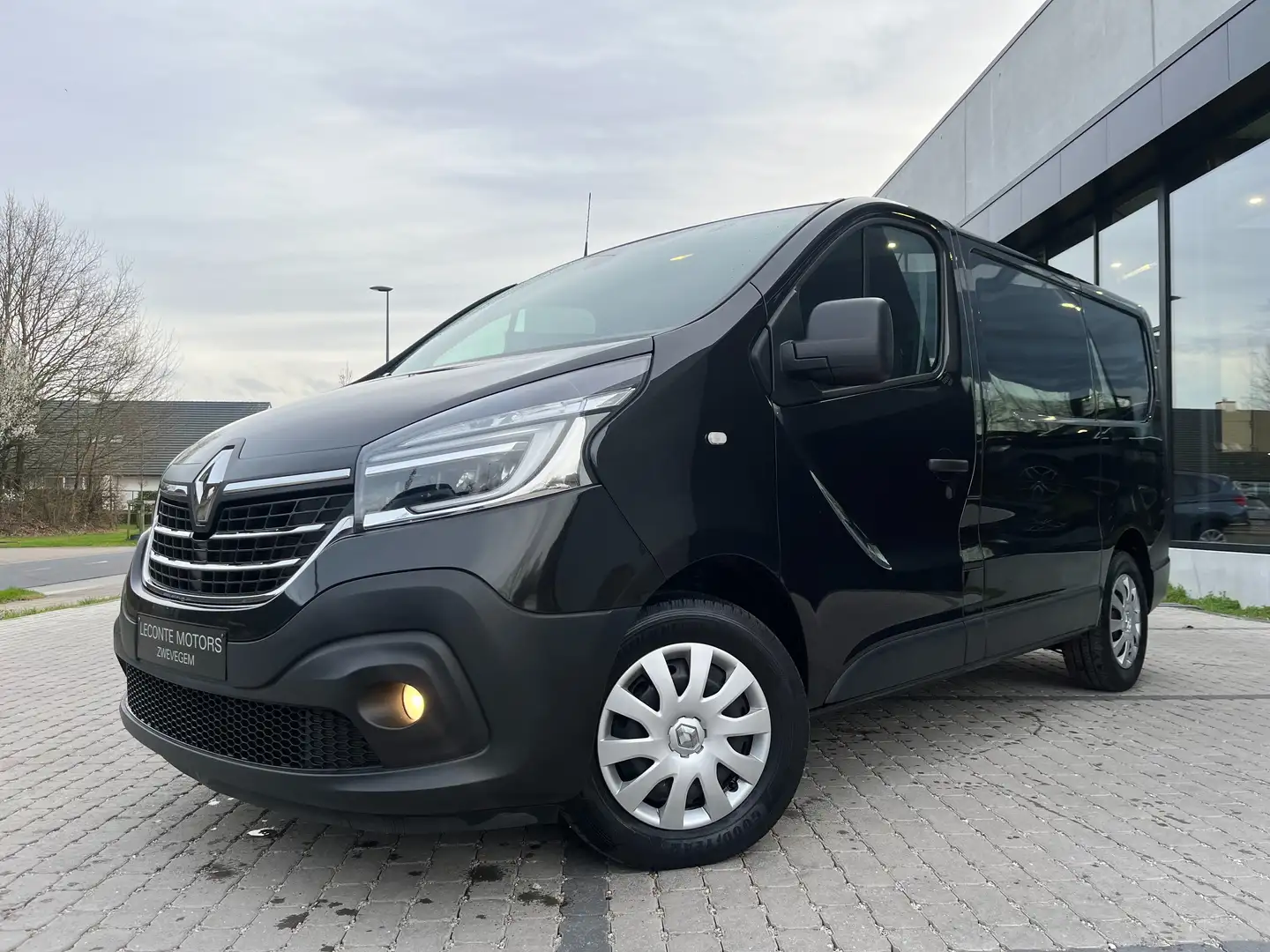 Renault Trafic 2.0DCI Lichte Vracht 3-zit/LED/Gps/Camera/PDC/BLTH crna - 2