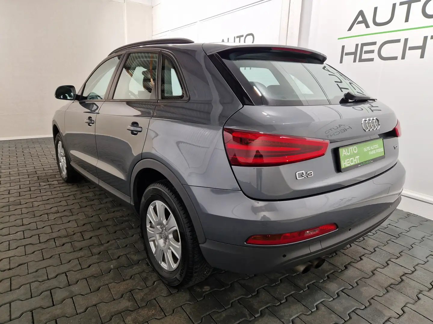 Audi Q3 2,0 TDI PDC, Klimaautomatik Gris - 2
