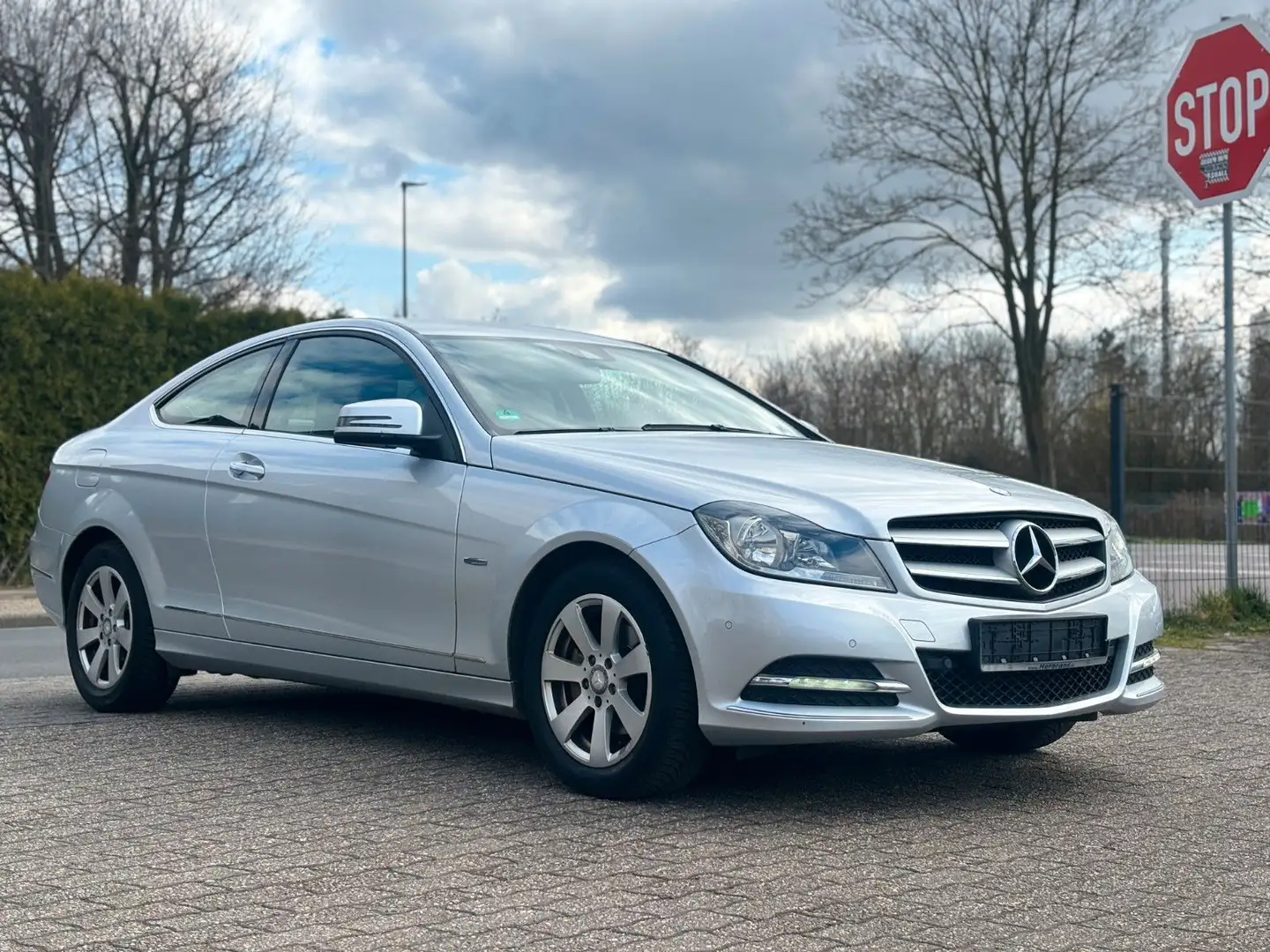 Mercedes-Benz C 180 C -Coupe  BlueEff. Navi-Klima-Stzhz.*TOP* Argent - 2