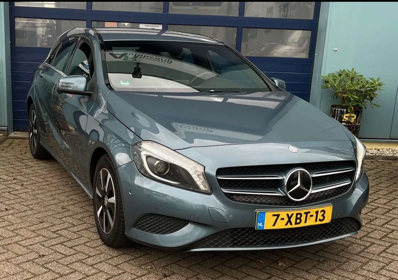 Mercedes-Benz A 180 Ambition Blauw - 2