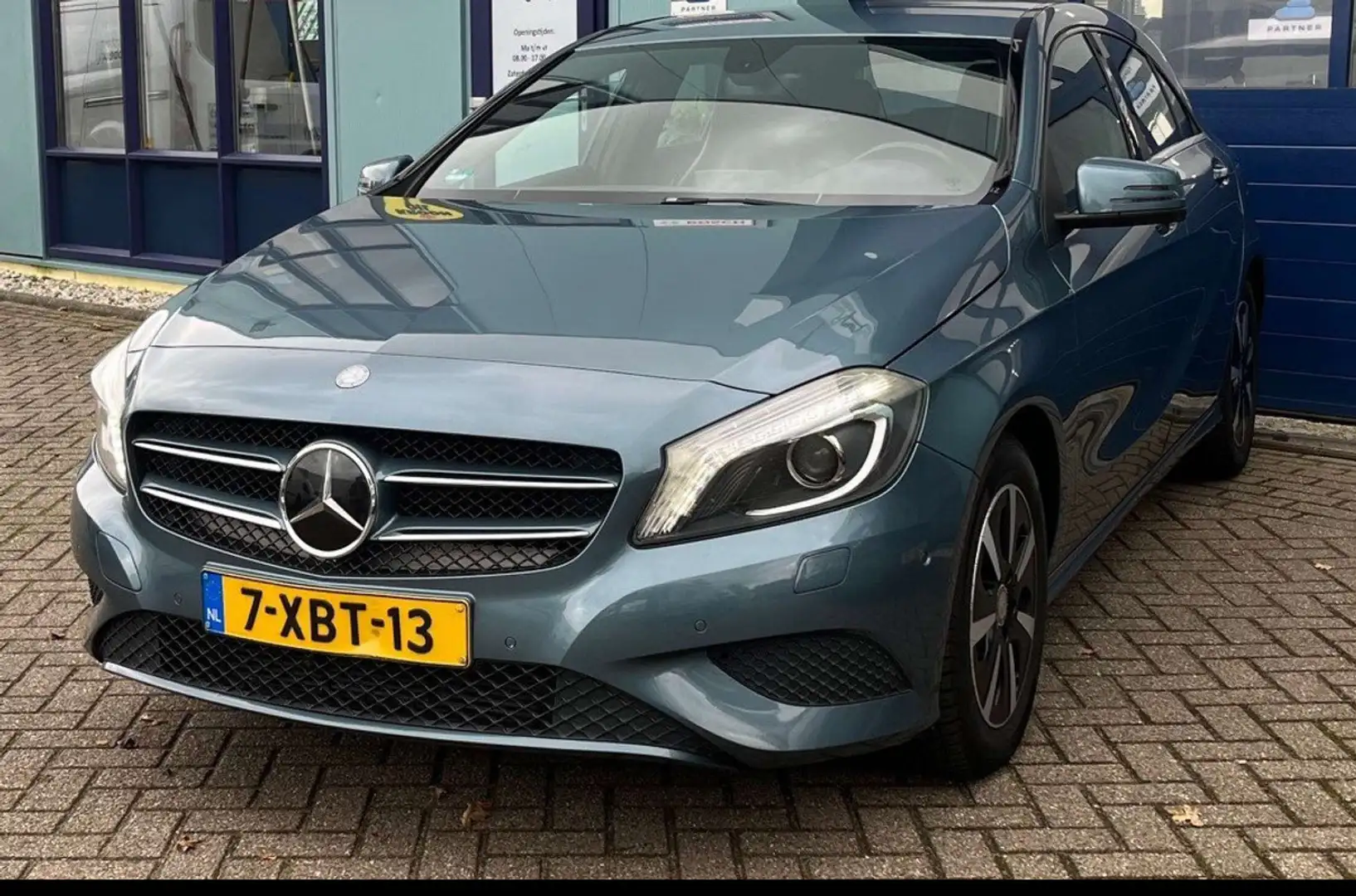 Mercedes-Benz A 180 Ambition Blauw - 1