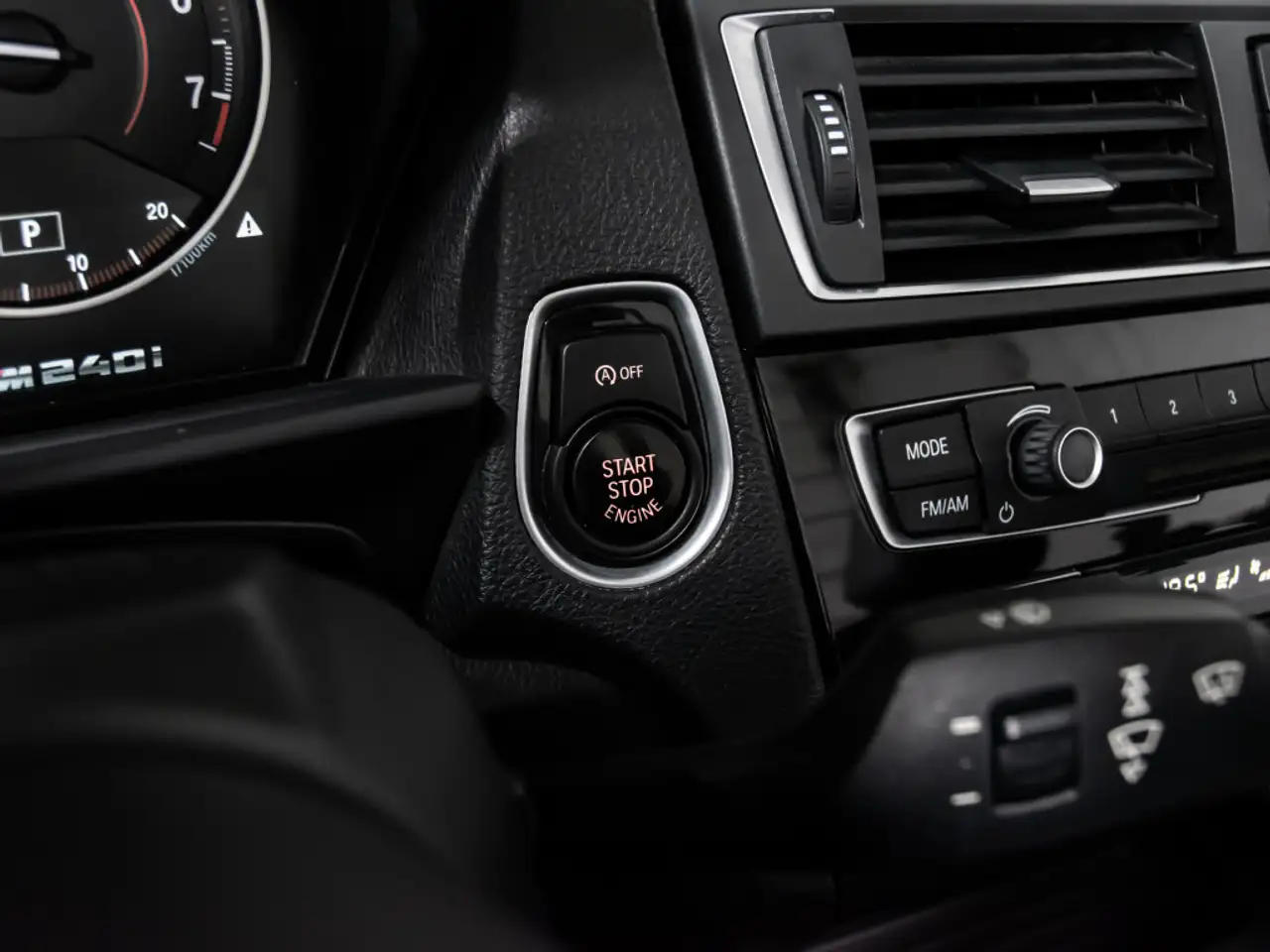 BMW 2 Series снимка BMW 2 Series