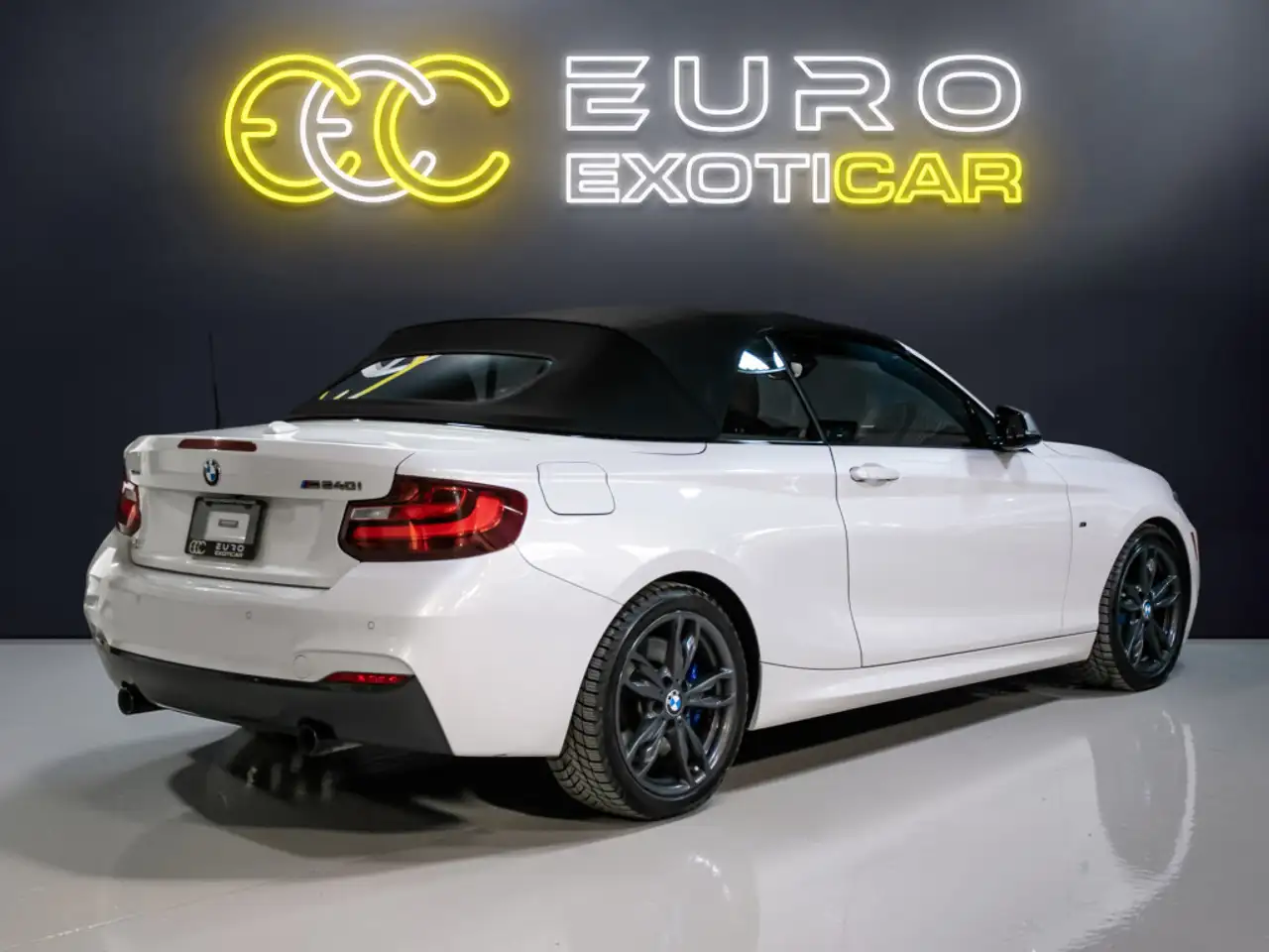 BMW 2 Series снимка BMW 2 Series